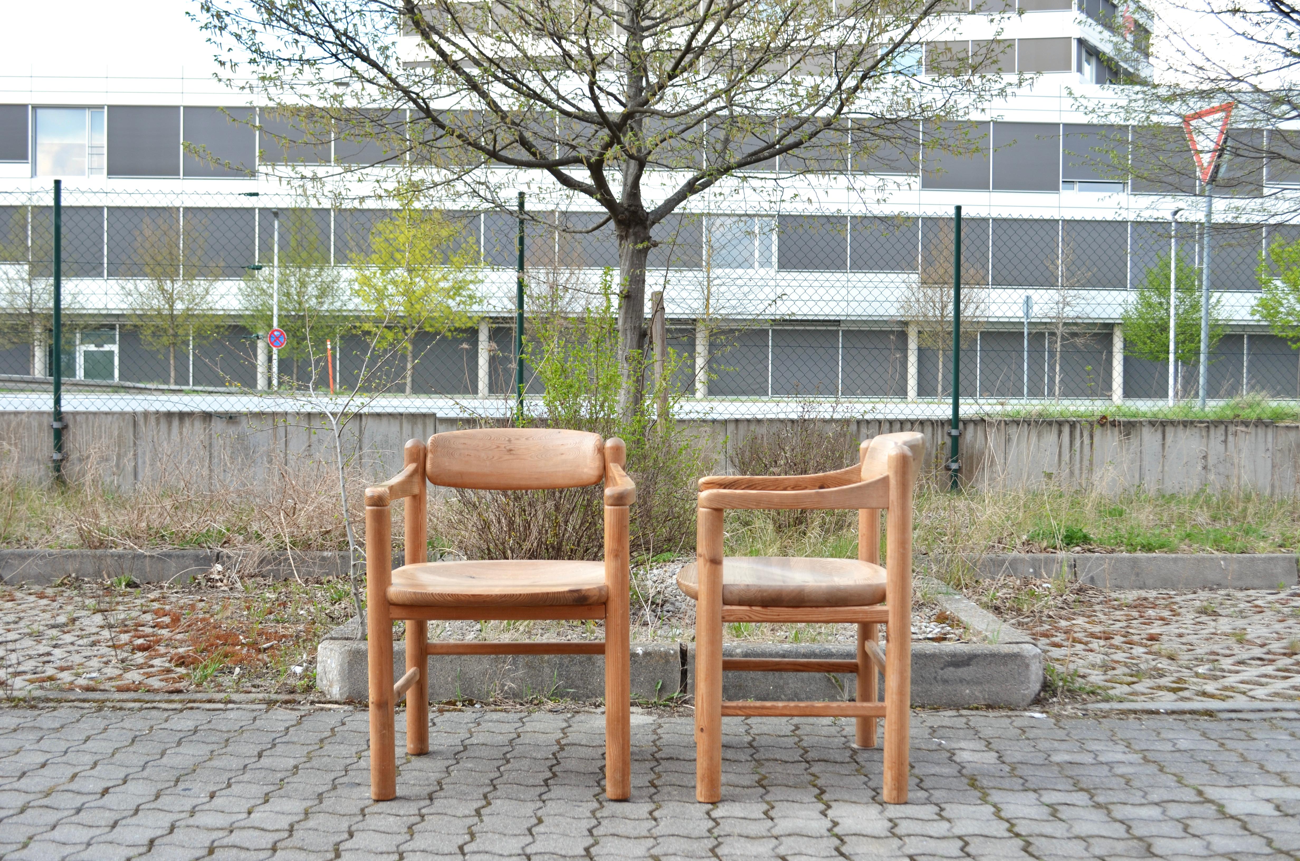 Dining chairs designed by Rainer Daumiller and manufactured by Hirtshals Savvaerk.
Rare Model with slightly curved armrests.
Solid scandinavian pine wood which is beautiful patinated.
These chairs are very comfortable.
The seating area is