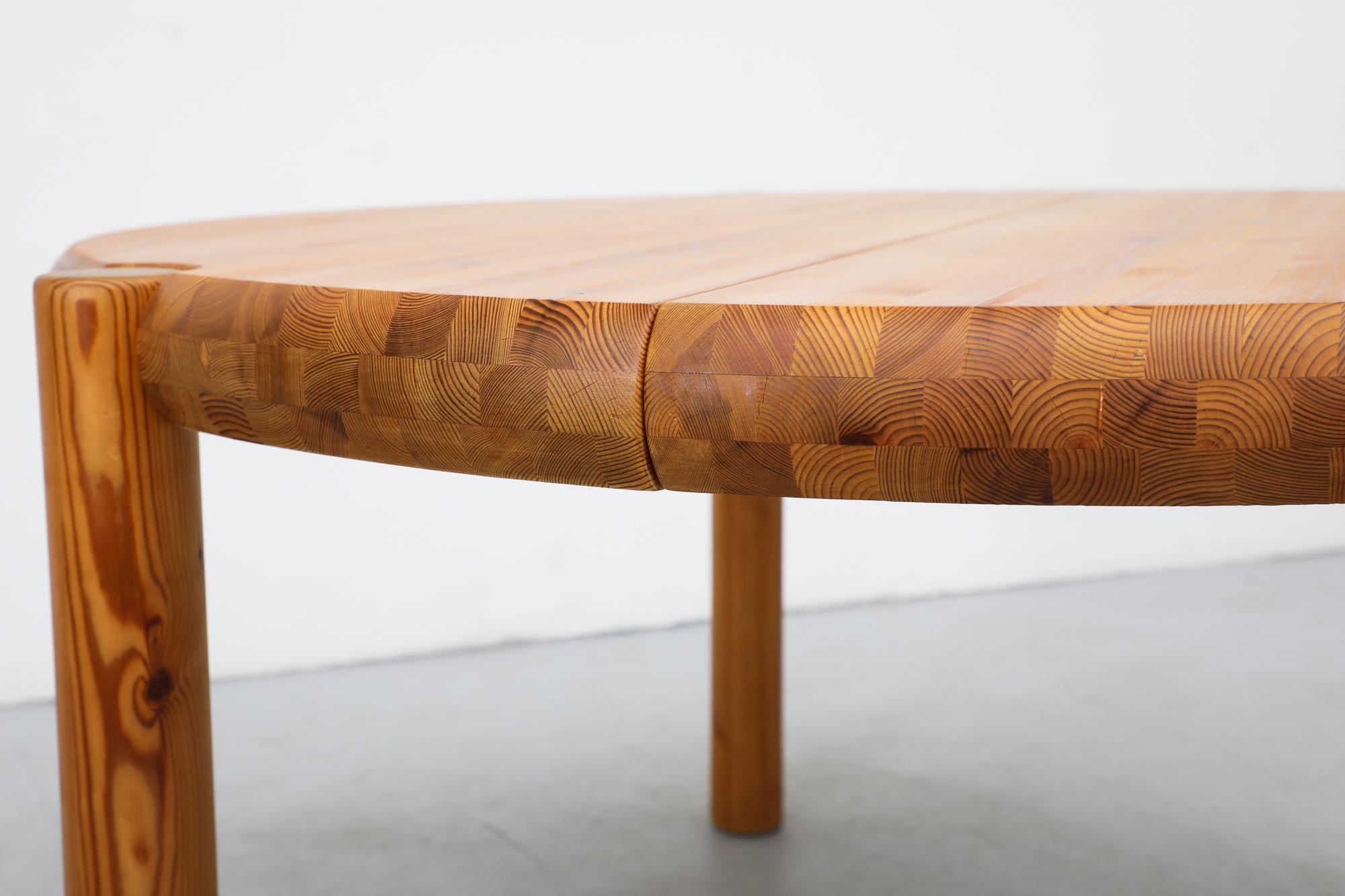 Rainer Daumiller table de salle à manger ronde épaisse en pin massif à bord arrondi sans feuille en vente 7