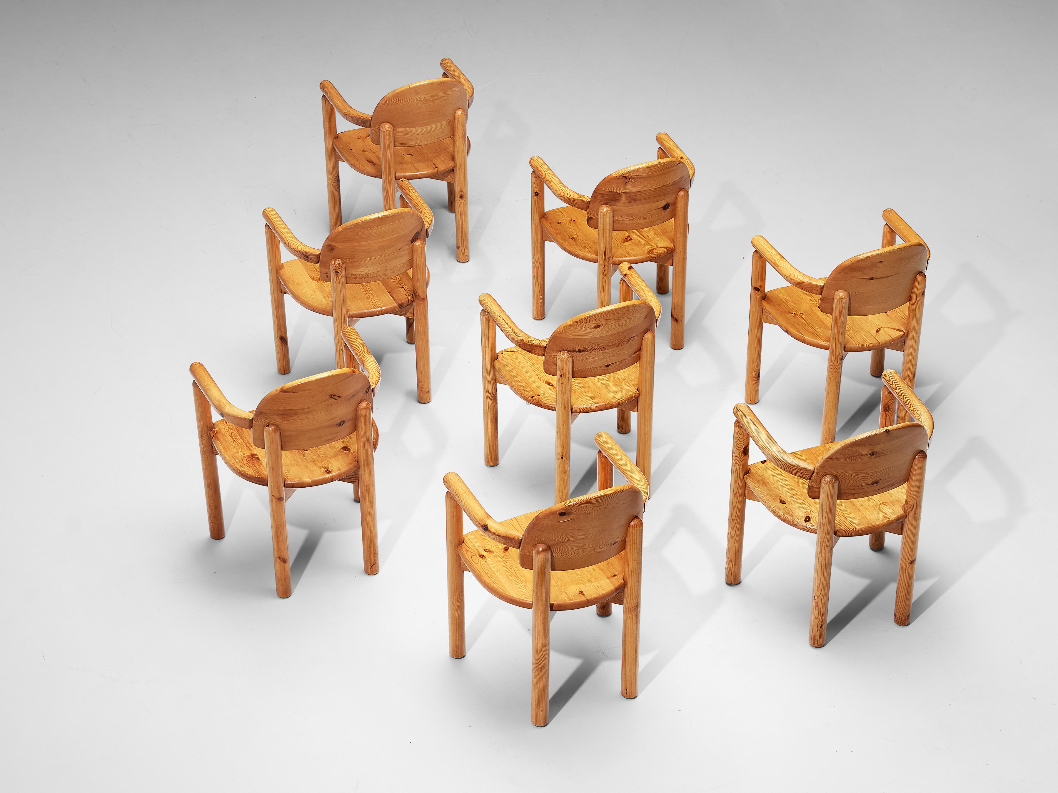 Pin Rainer Daumiller ensemble de huit chaises de salle à manger en pin massif  en vente