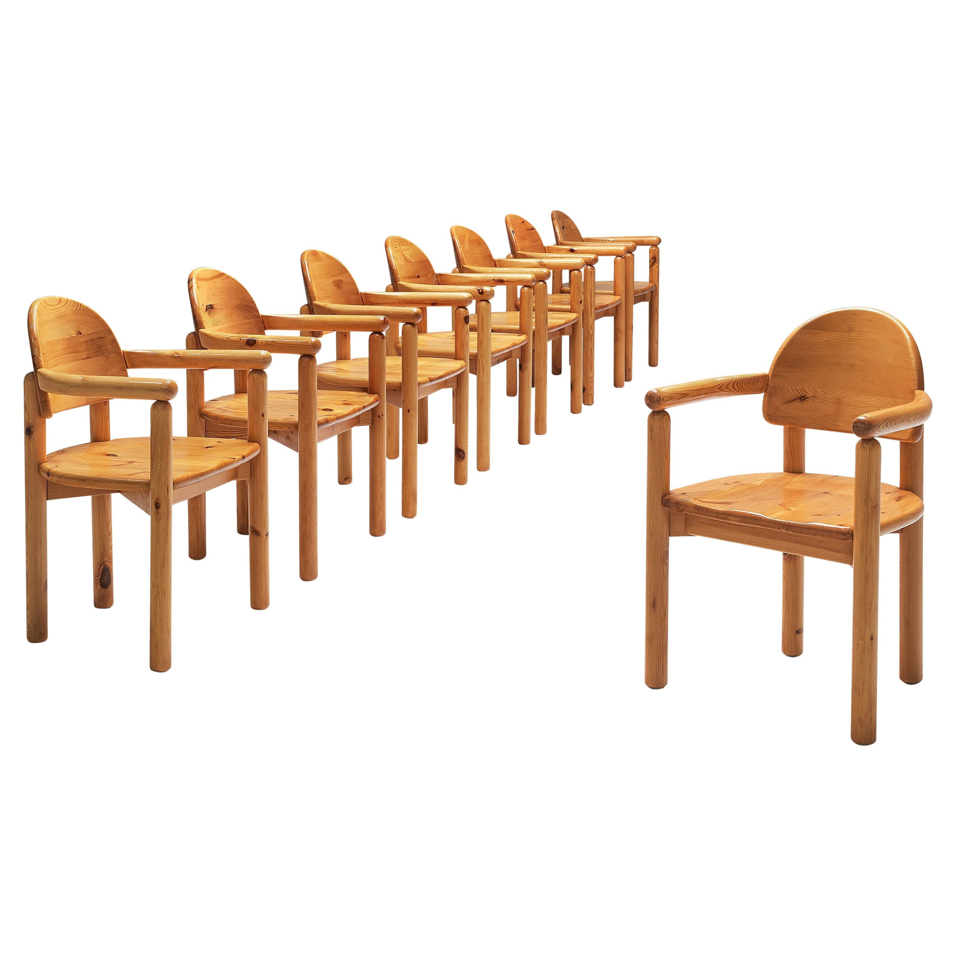 Rainer Daumiller ensemble de huit chaises de salle à manger en pin massif  en vente