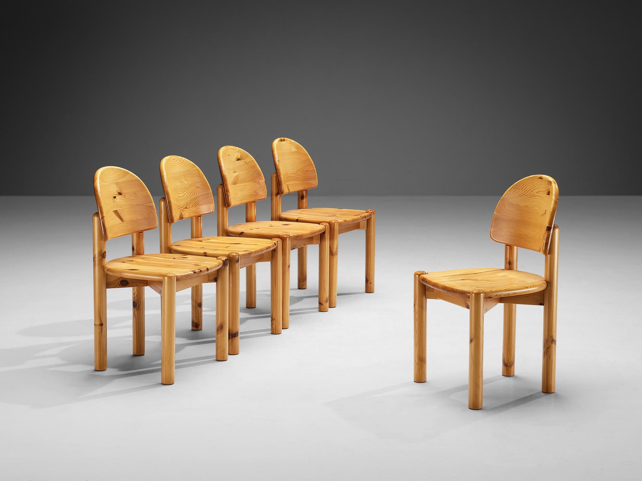 Rainer Daumiller for Hirtshals Sawmill, set of five dining chairs, pine, Denmark, 1970s

Beautiful, organic and natural dining chairs in solid pine by Danish Rainer Daumiller in the 1970s. A simplistic design with a round seating and attention for