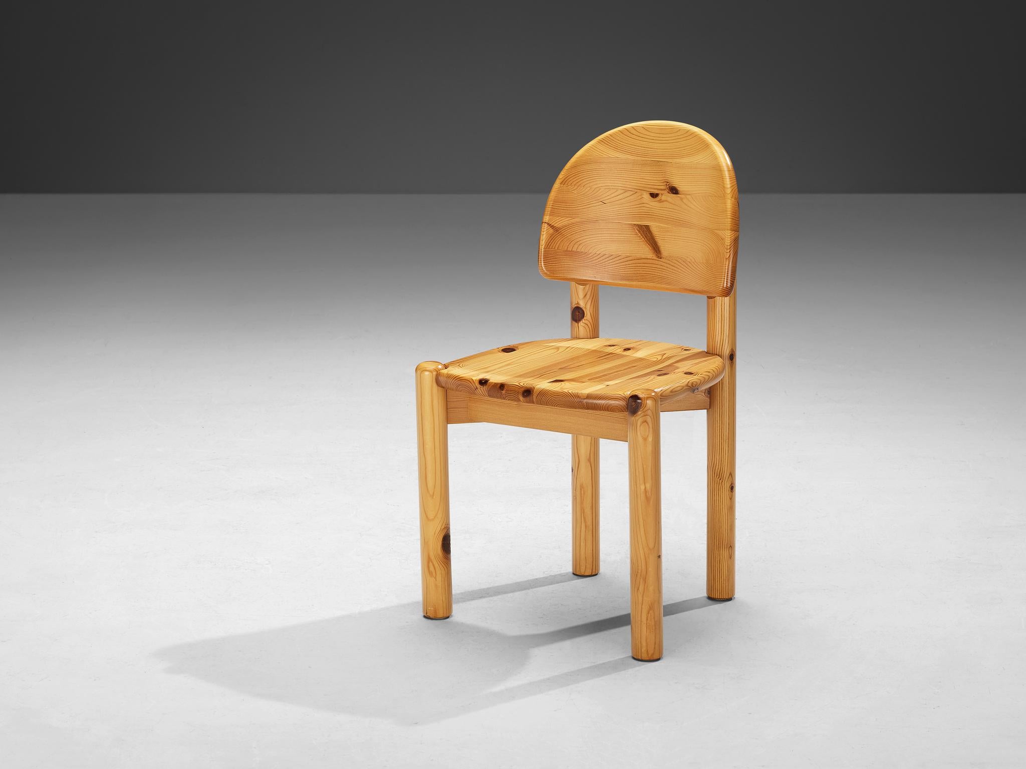 Danois Rainer Daumiller ensemble de cinq chaises de salle à manger en pin  en vente