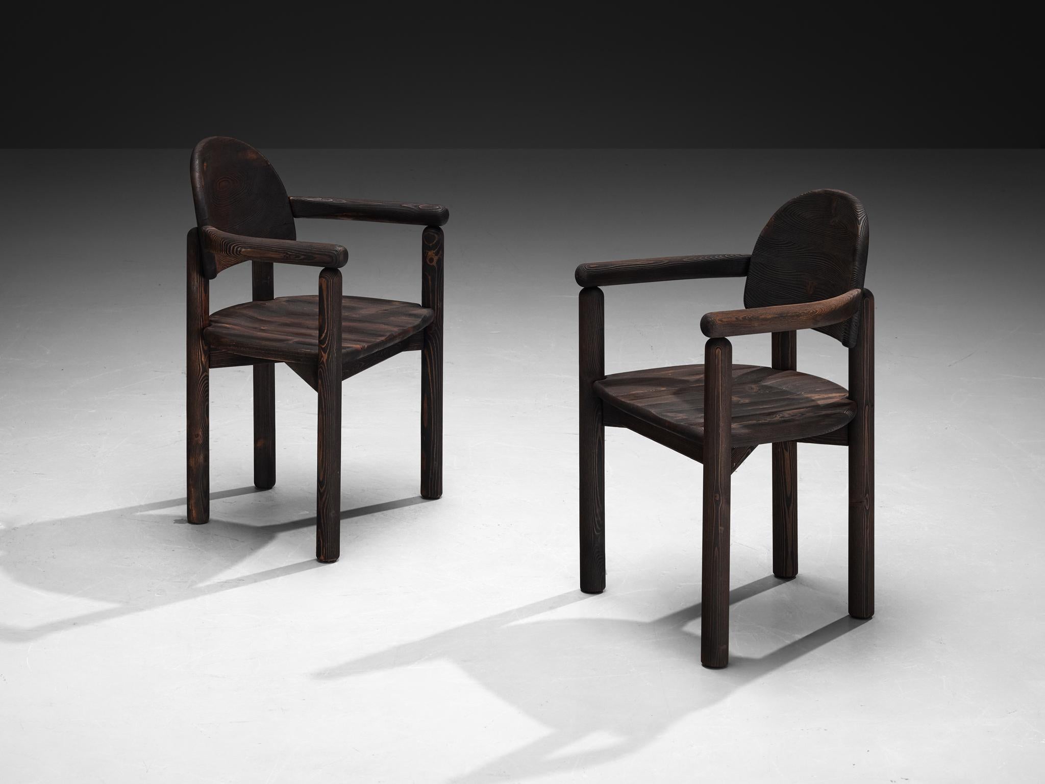 Pino Set di quattro poltrone in pino scuro Rainer Daumiller in vendita