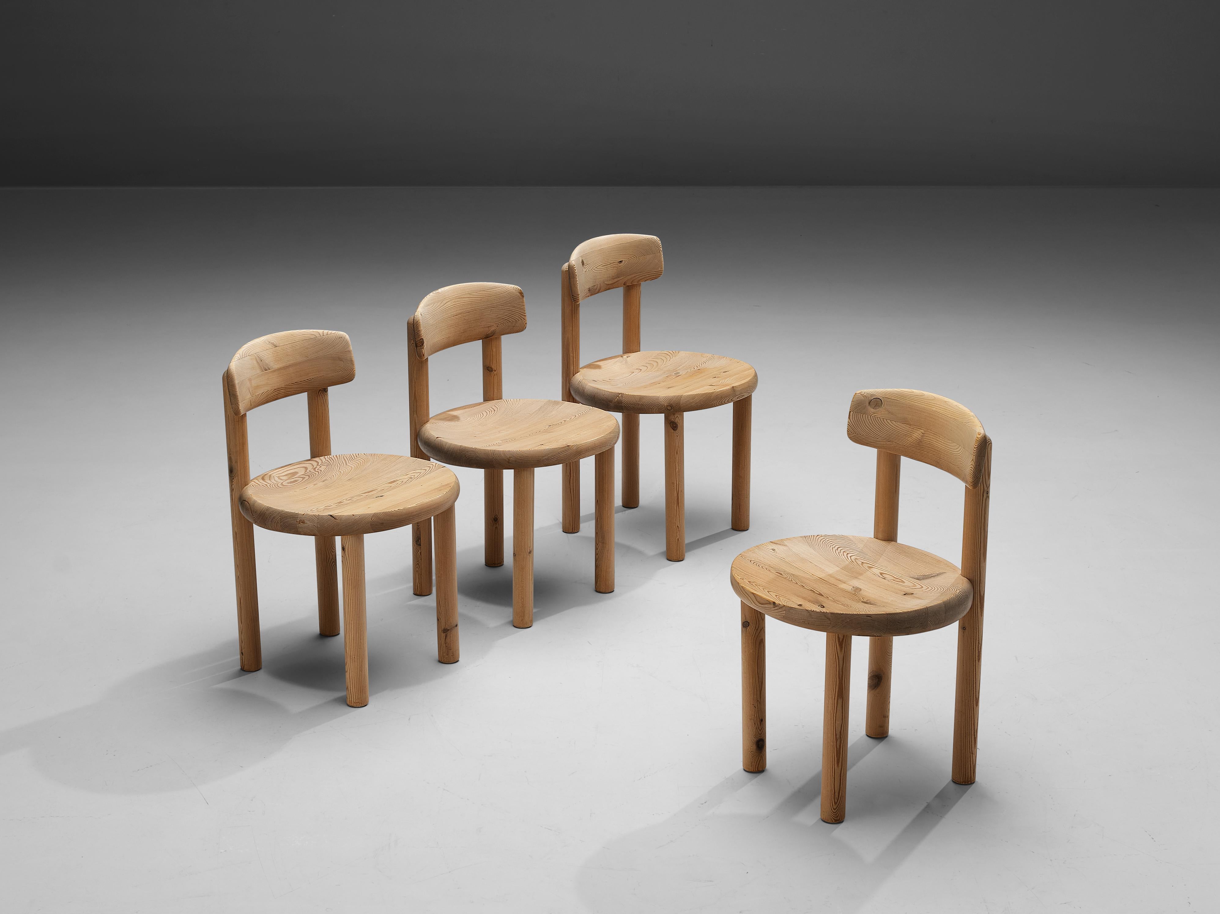 Rainer Daumiller for Hirtshals Savvaerk, dining chairs, pine, Denmark, 1970s

Beautiful set of organic and natural armchairs in solid pine. A lovely design with a round seating and attention for the natural expression and grain of the wood. A