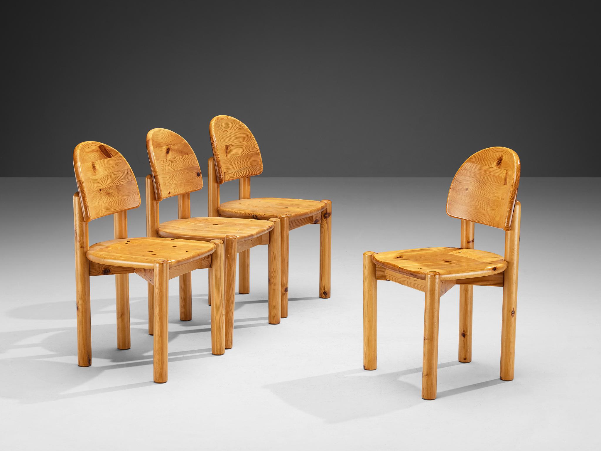 Rainer Daumiller for Hirtshals Sawmill, set of four dining chairs, pine, Denmark, 1970s

Beautiful, organic and natural dining chairs in solid pine by Danish Rainer Daumiller in the 1970s. A simplistic design with a round seating and attention for