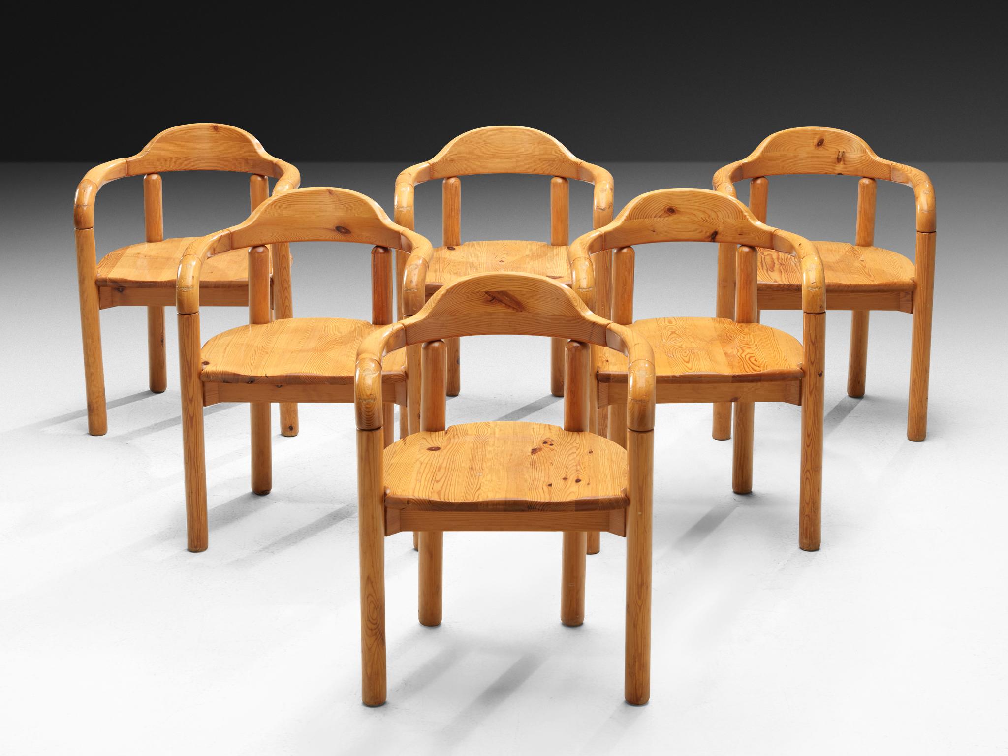 Rainer Daumiller per Hirtshals Savvaerk, set di sei poltrone in pino, Danimarca, anni Settanta.

Bellissimo set di sei poltrone organiche e naturali in pino massiccio. Un design semplicistico con una seduta rotonda e la massima attenzione per