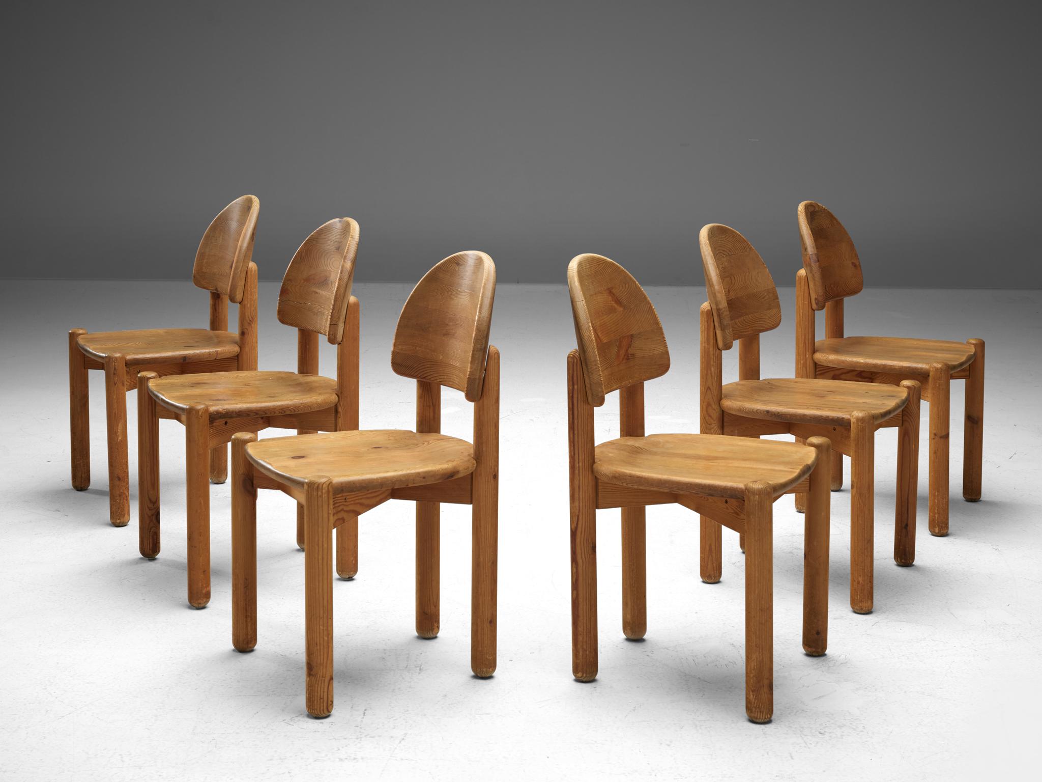 Rainer Daumiller for Hirtshals Savvaerk, set of six dining chairs, pine, Denmark, 1970s. 

Beautiful, organic and natural dining chairs in solid pine. A simplistic design with a round seating and attention for the natural expression and grain of the
