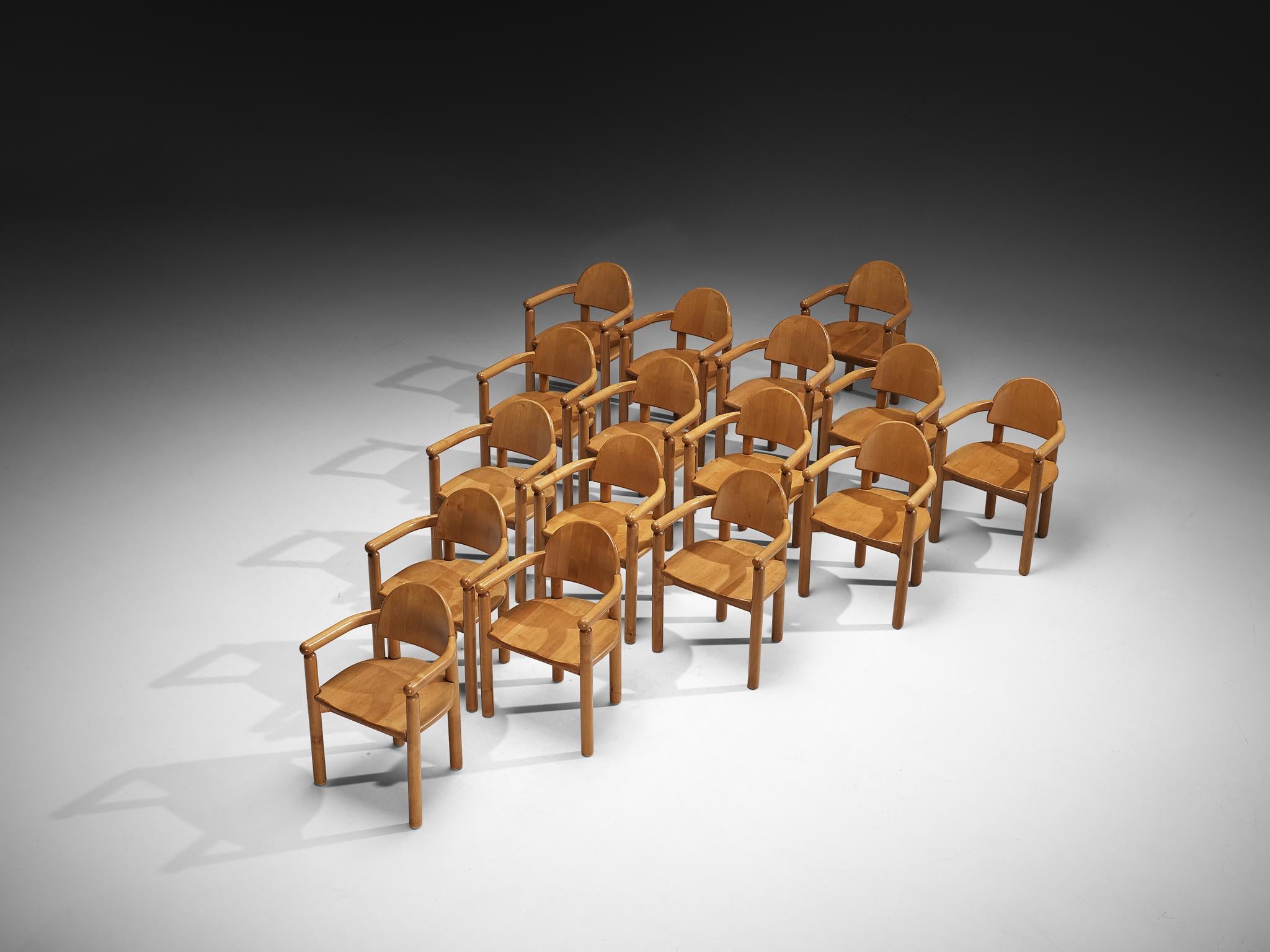 Rainer Daumiller pour Hirtshals Sawmill, ensemble de seize chaises de salle à manger, pin, Danemark, années 1970

Magnifiques chaises de salle à manger organiques et naturelles en pin massif réalisées par le danois Rainer Daumiller dans les années
