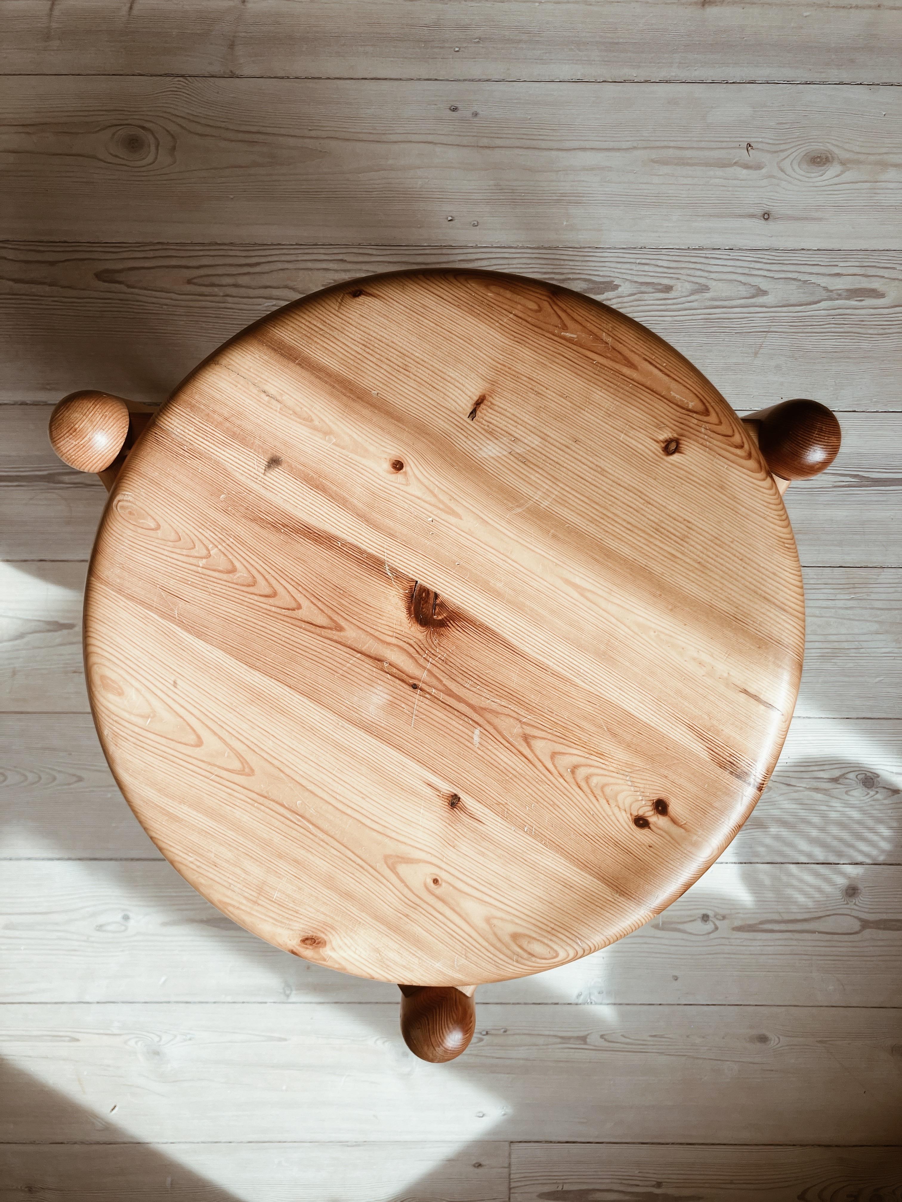 Rainer daumiller stool in lacquered pine. 

Classic rainer daumiller seat and seating comfort. 

daumiller design at its best. Soft, organic shapes.
