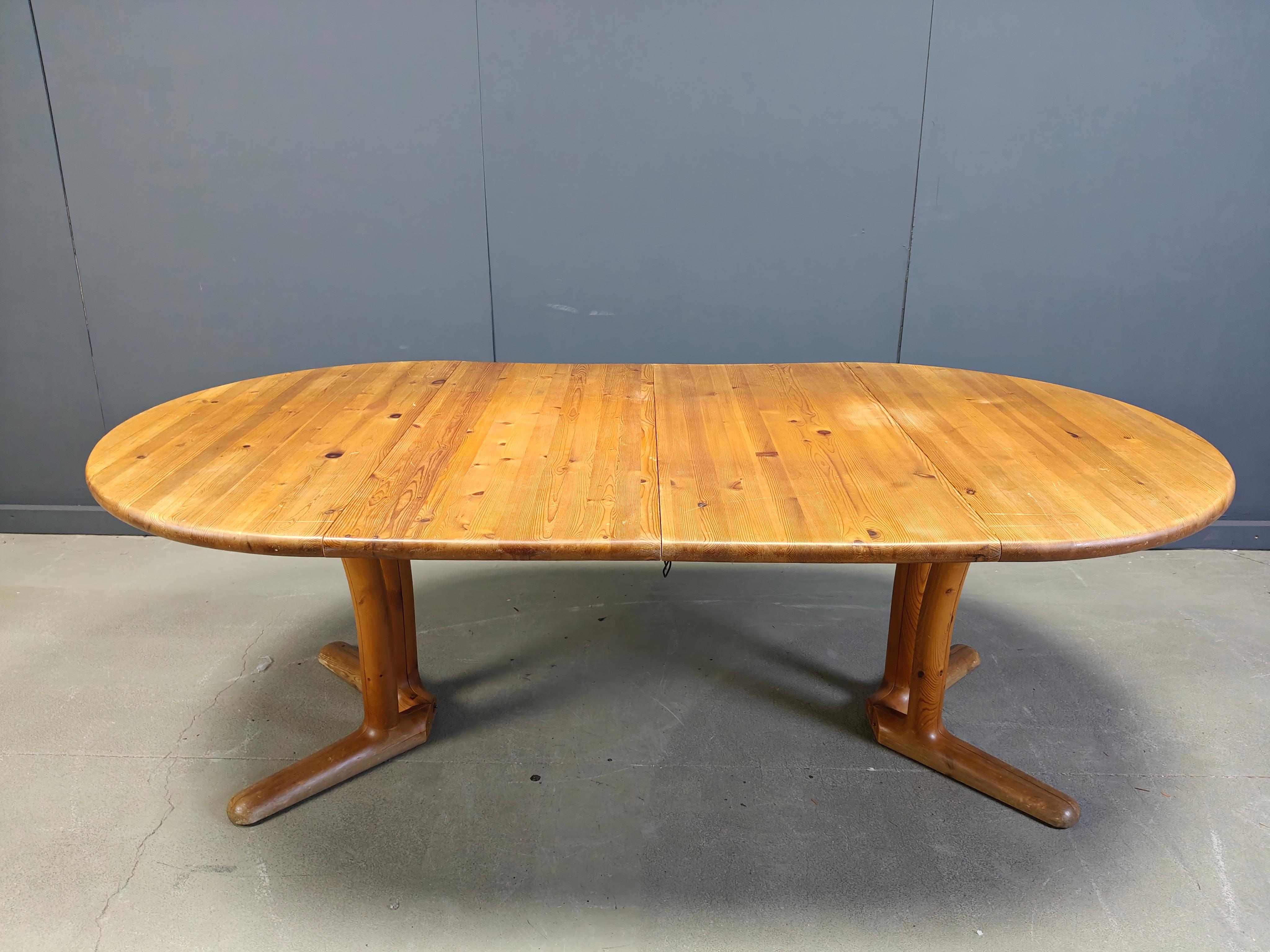 Table de salle à manger extensible en pin de style Rainer Daumiller, 1970 en vente 1