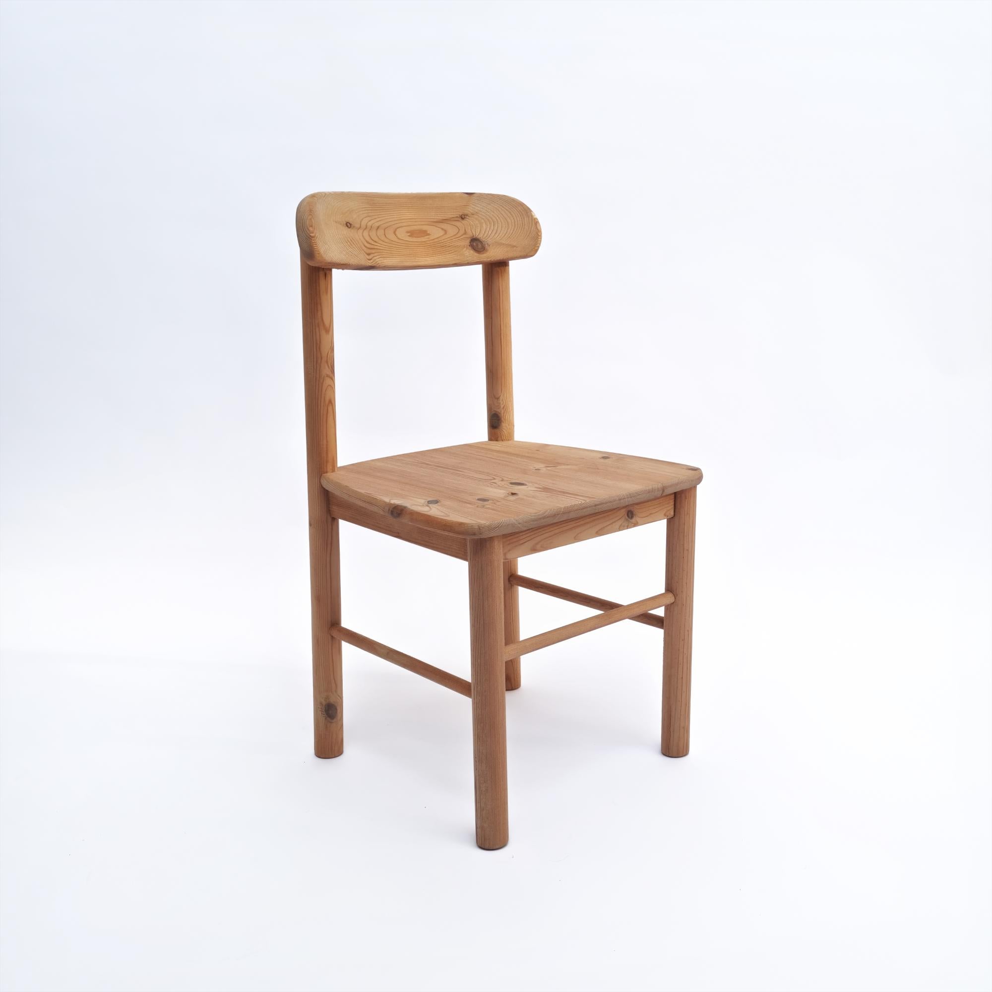 Modernist pine wood chairs made in the same manner as the chairs designed by Rainer Daumiller for Hirtshals Saavaerk. We have not found exactly this version so for now speak in the manner of. The chairs are comfortable and the use of only natural