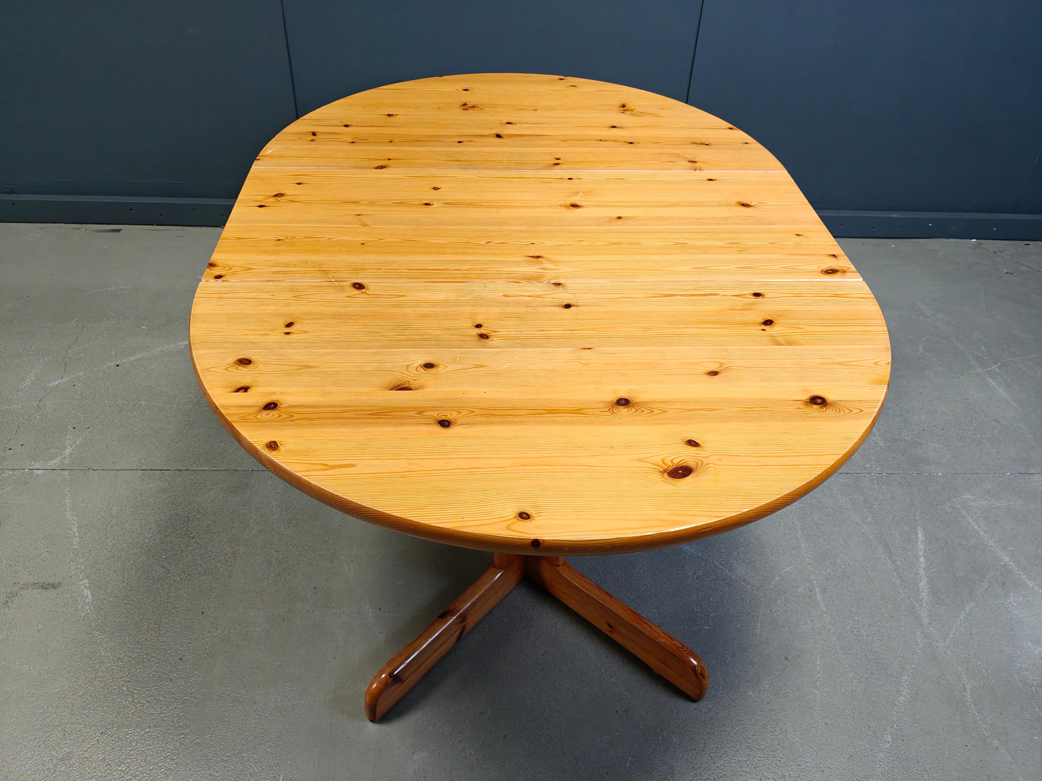 Table de salle à manger en pin de style Rainer Daumiller, 1970 en vente 3