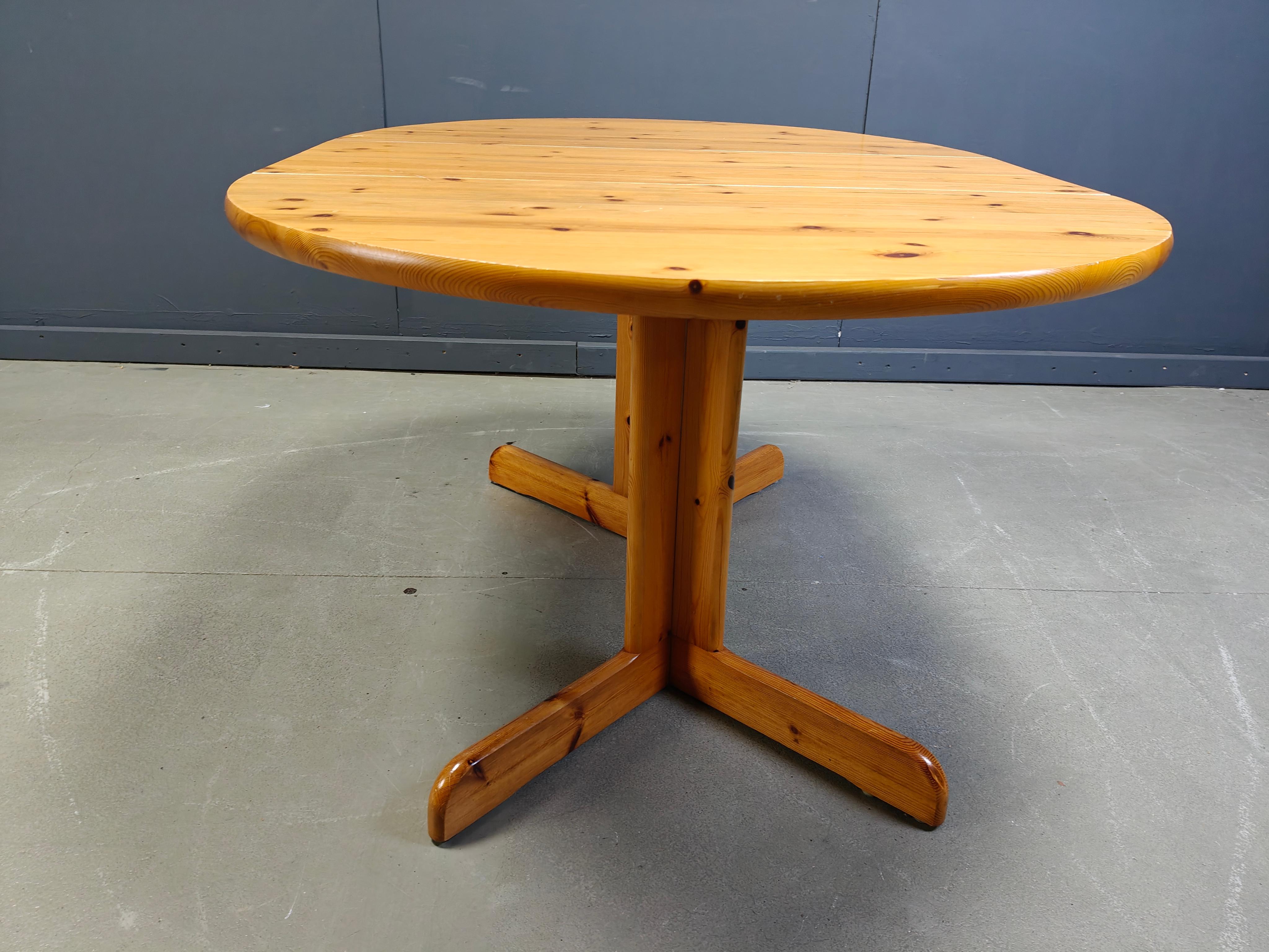 Table de salle à manger en pin de style Rainer Daumiller, 1970 en vente 4