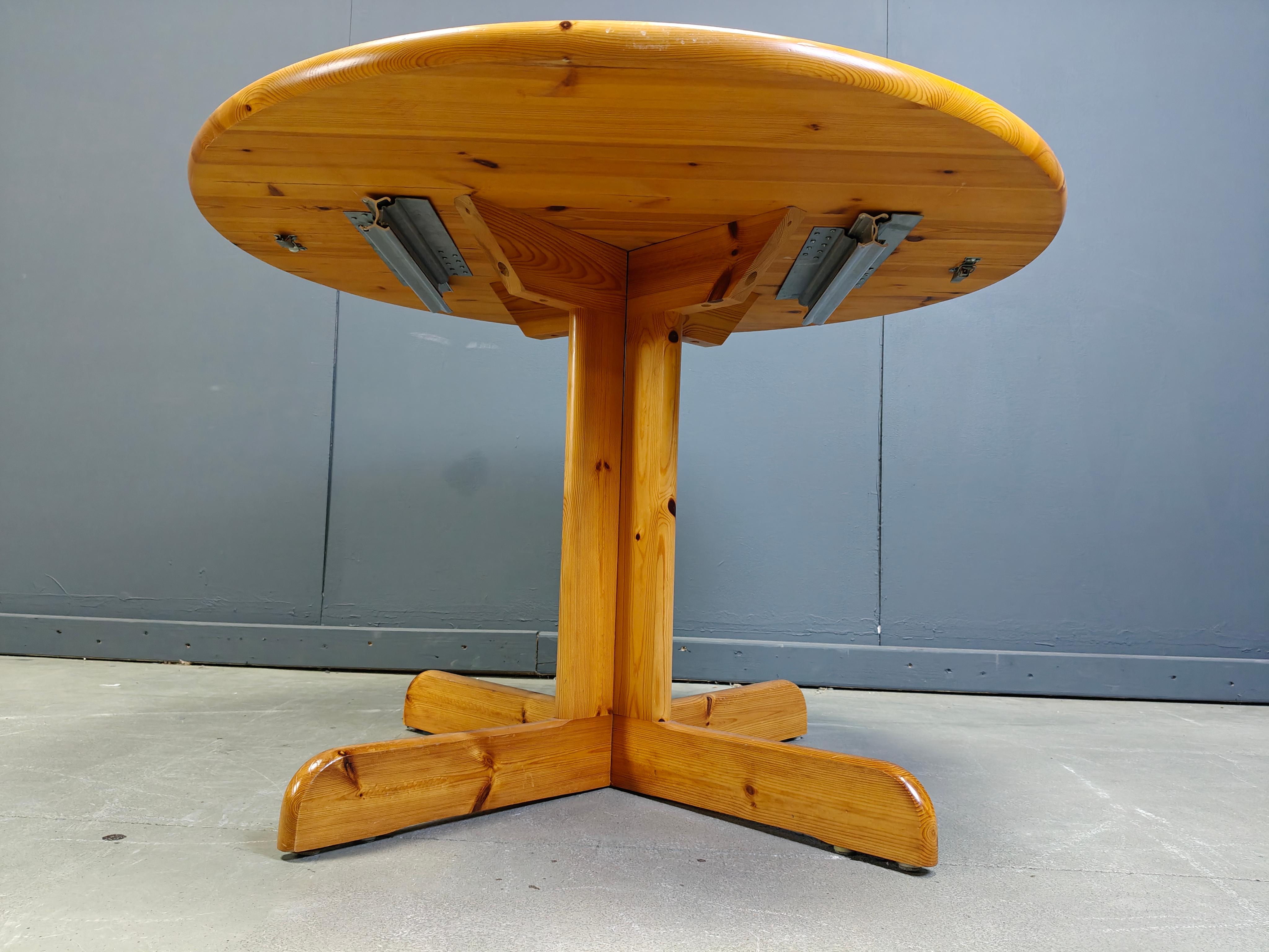Table de salle à manger en pin de style Rainer Daumiller, 1970 Bon état - En vente à Leuven, Vlaams Gewest