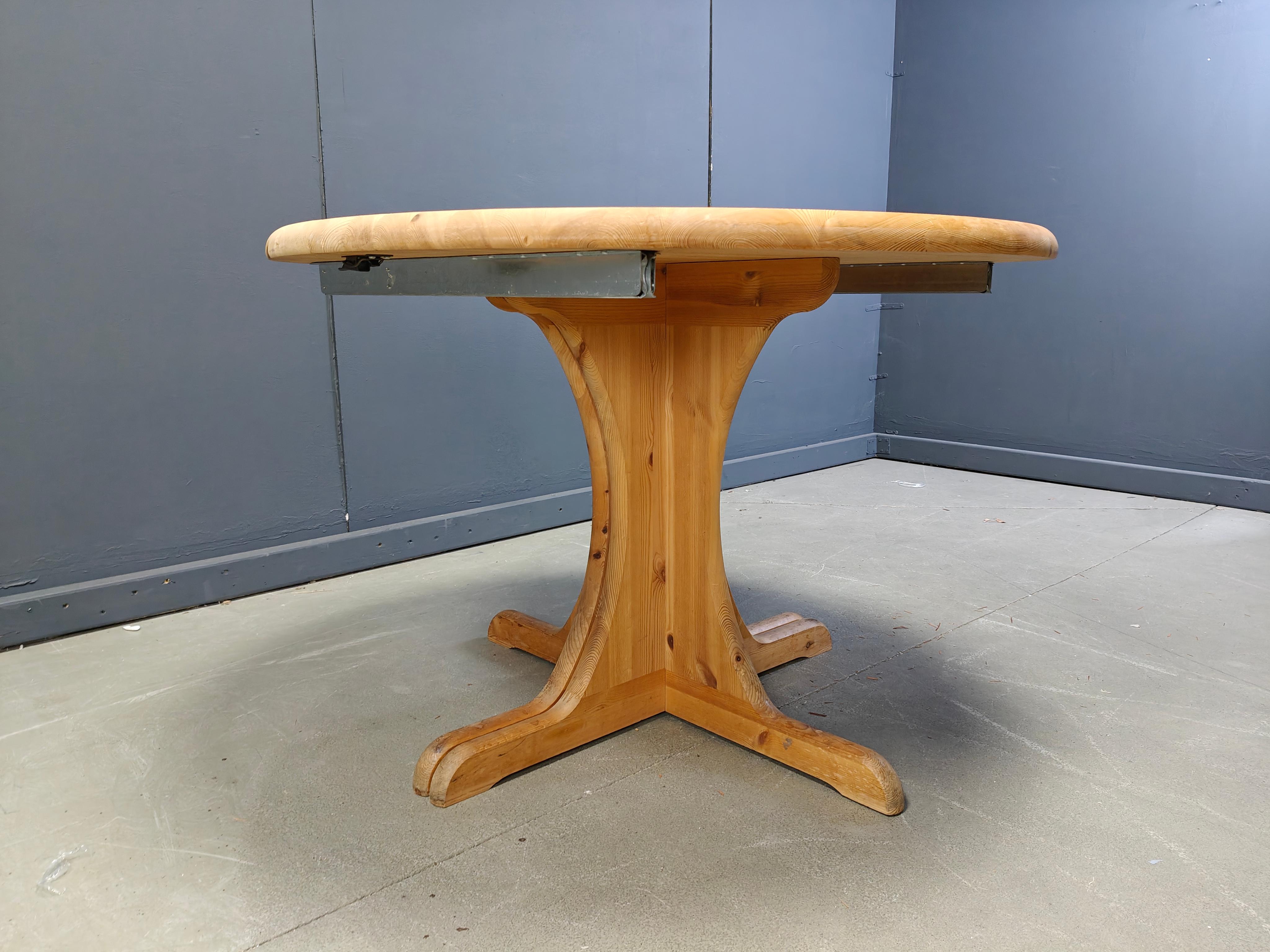 Table de salle à manger en pin de style Rainer Daumiller, 1970 Bon état - En vente à Leuven, Vlaams Gewest