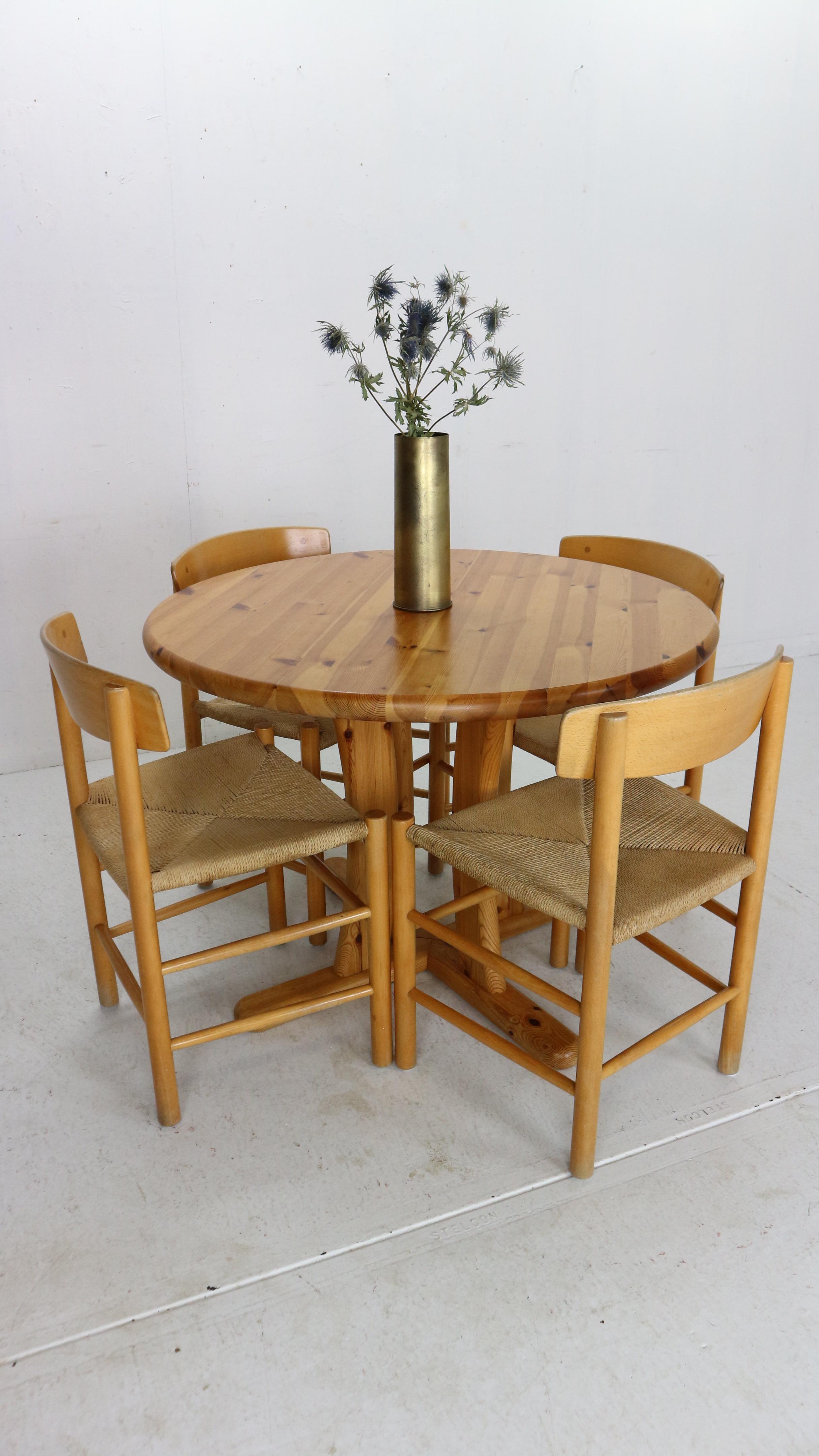 Rainer Daumiller Style Round Solid Pinewood Dinning Table, 1970's Denmark 13