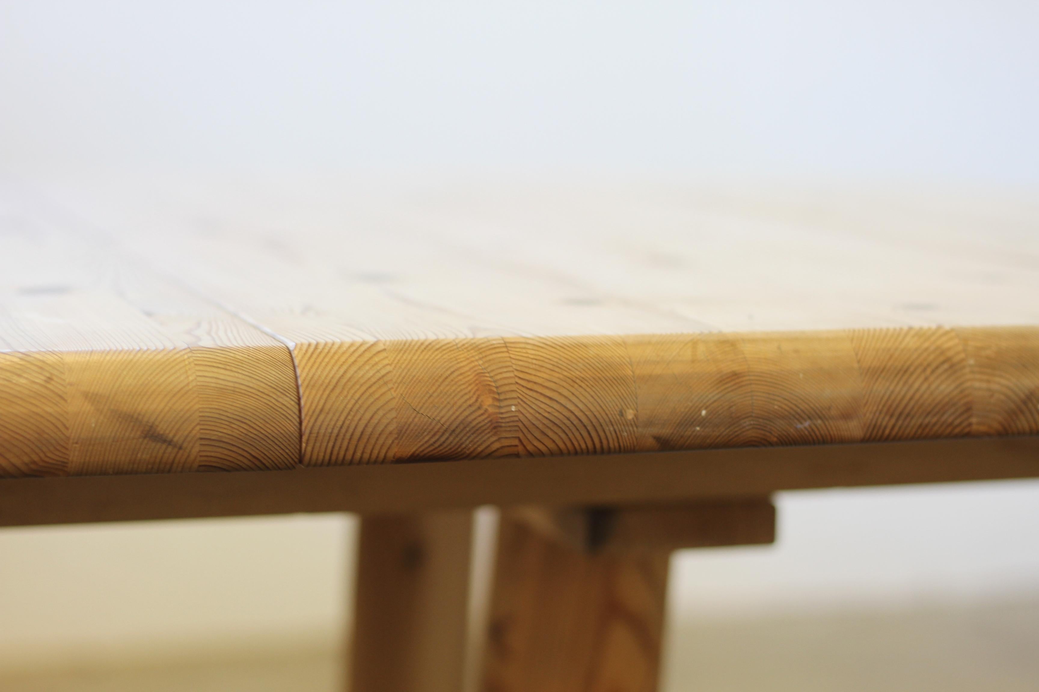 Rainer Daumiller Style Solid Extendable Pinewood Dinning Table, 1980's Dyrlund In Good Condition For Sale In Store Heddinge, DK