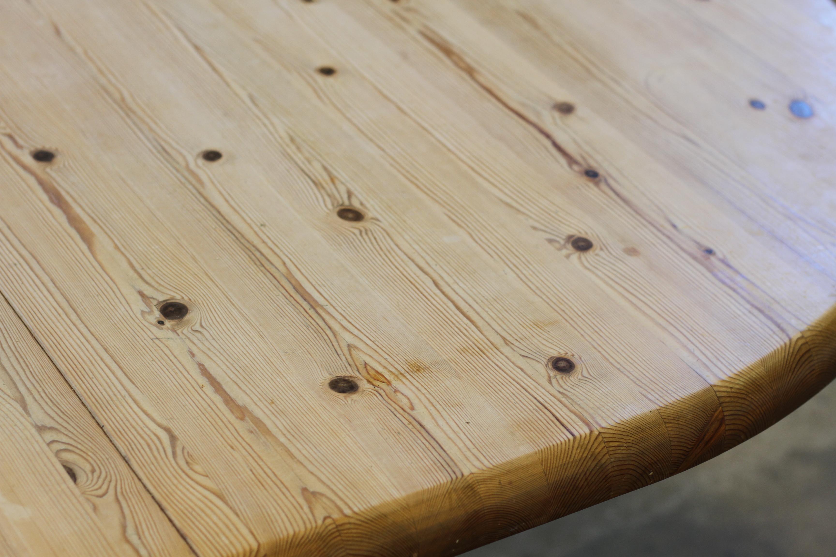 Rainer Daumiller Style Solid Extendable Pinewood Dinning Table, 1980's Dyrlund For Sale 2