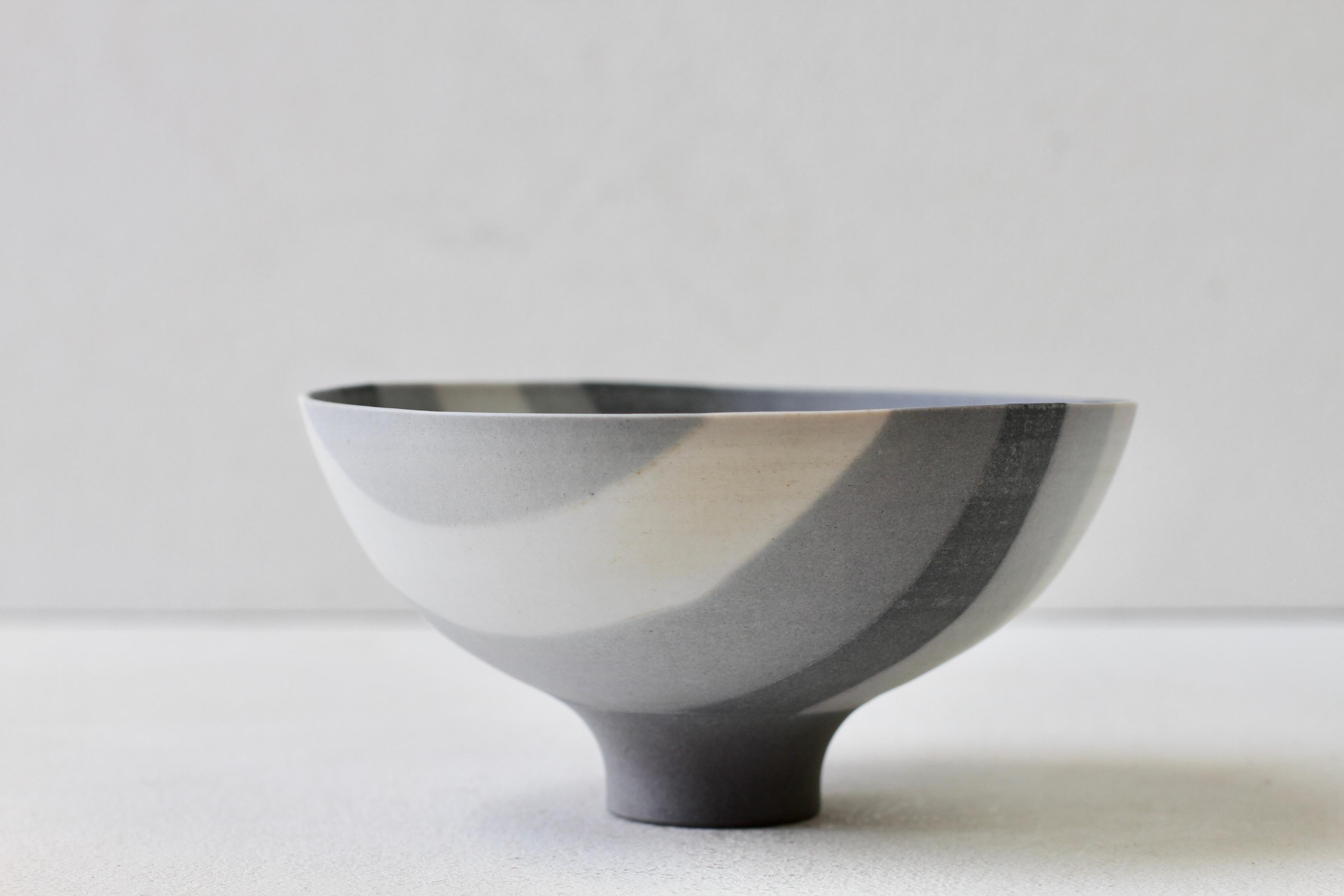 Rainer Doss Signed German Art Studio Grey Striped Porcelain Pottery Bowl 1981 For Sale 3