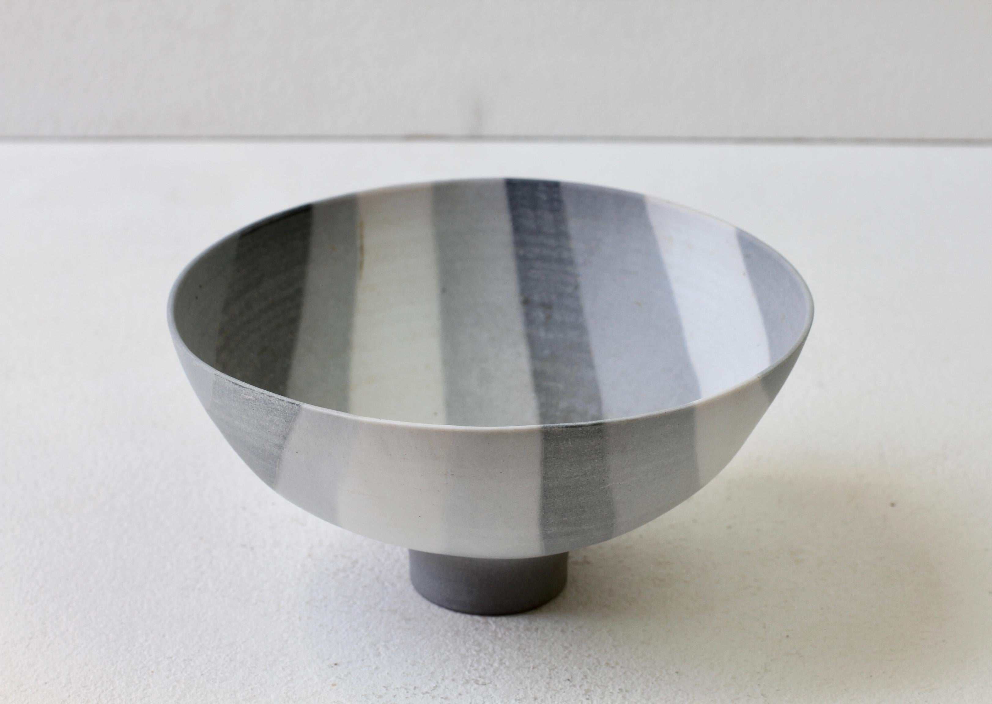 Rainer Doss Signed German Art Studio Grey Striped Porcelain Pottery Bowl 1981 For Sale 4