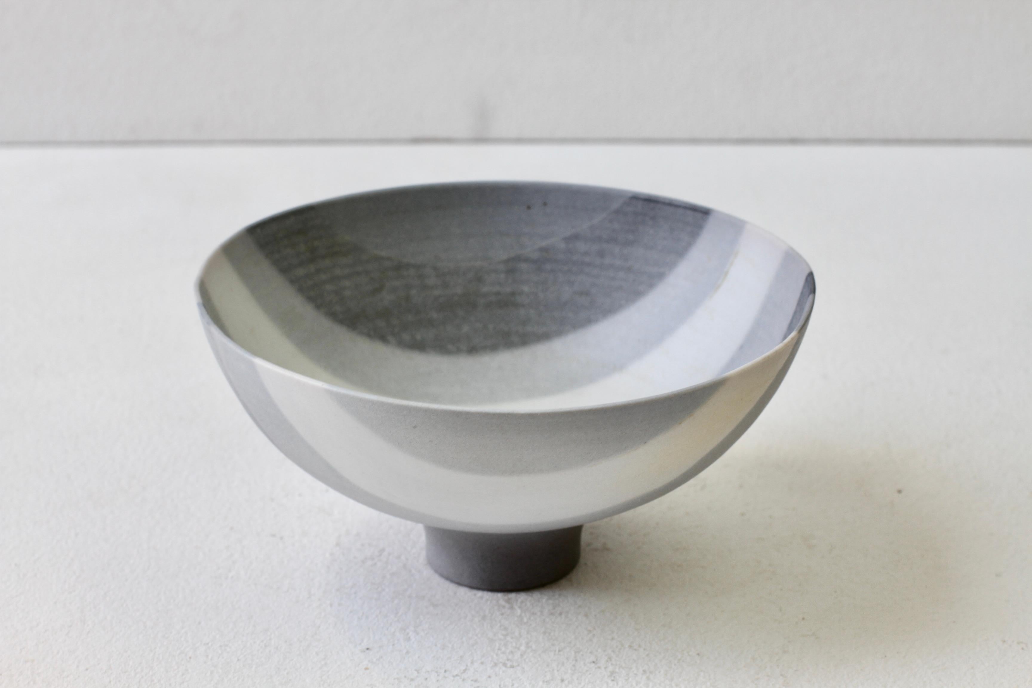 Rainer Doss Signed German Art Studio Grey Striped Porcelain Pottery Bowl 1981 For Sale 6