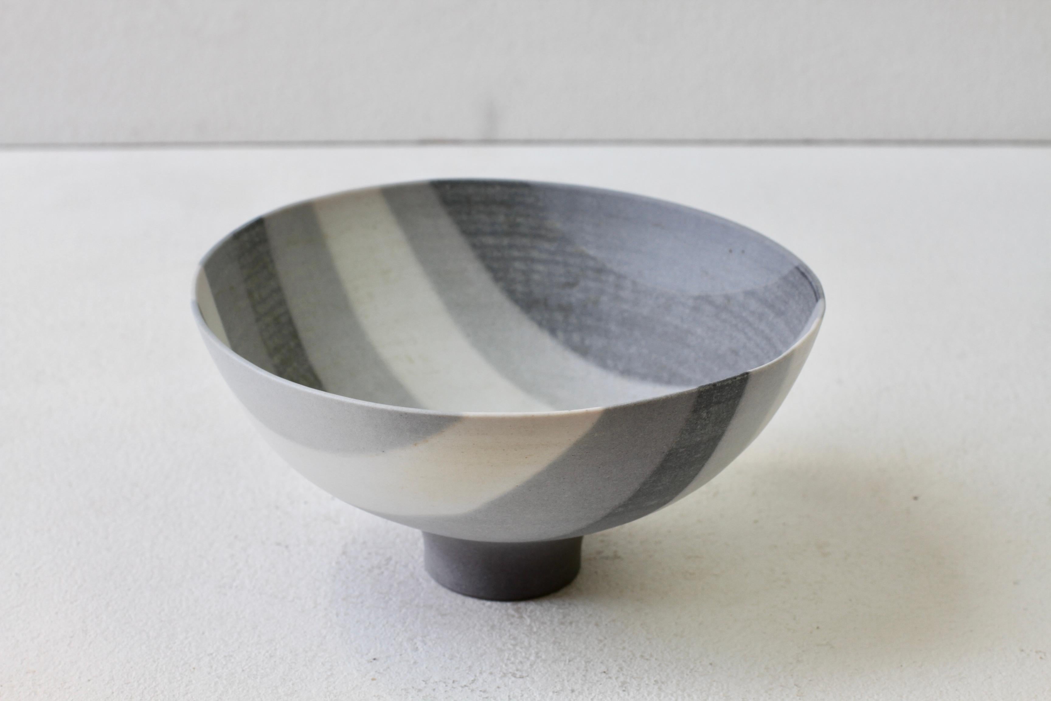 Rainer Doss Signed German Art Studio Grey Striped Porcelain Pottery Bowl 1981 For Sale 7