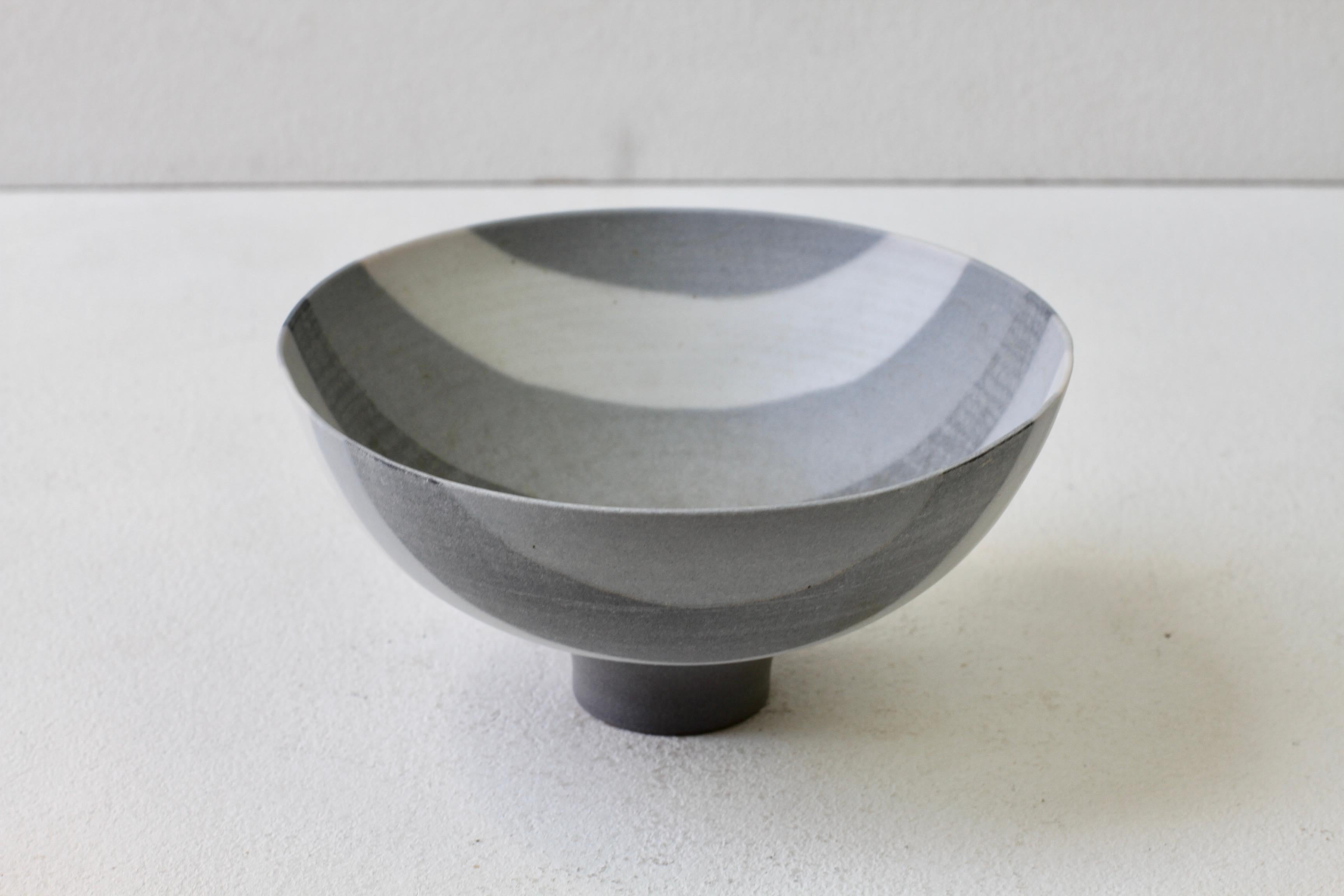 Rainer Doss Signed German Art Studio Grey Striped Porcelain Pottery Bowl 1981 For Sale 9