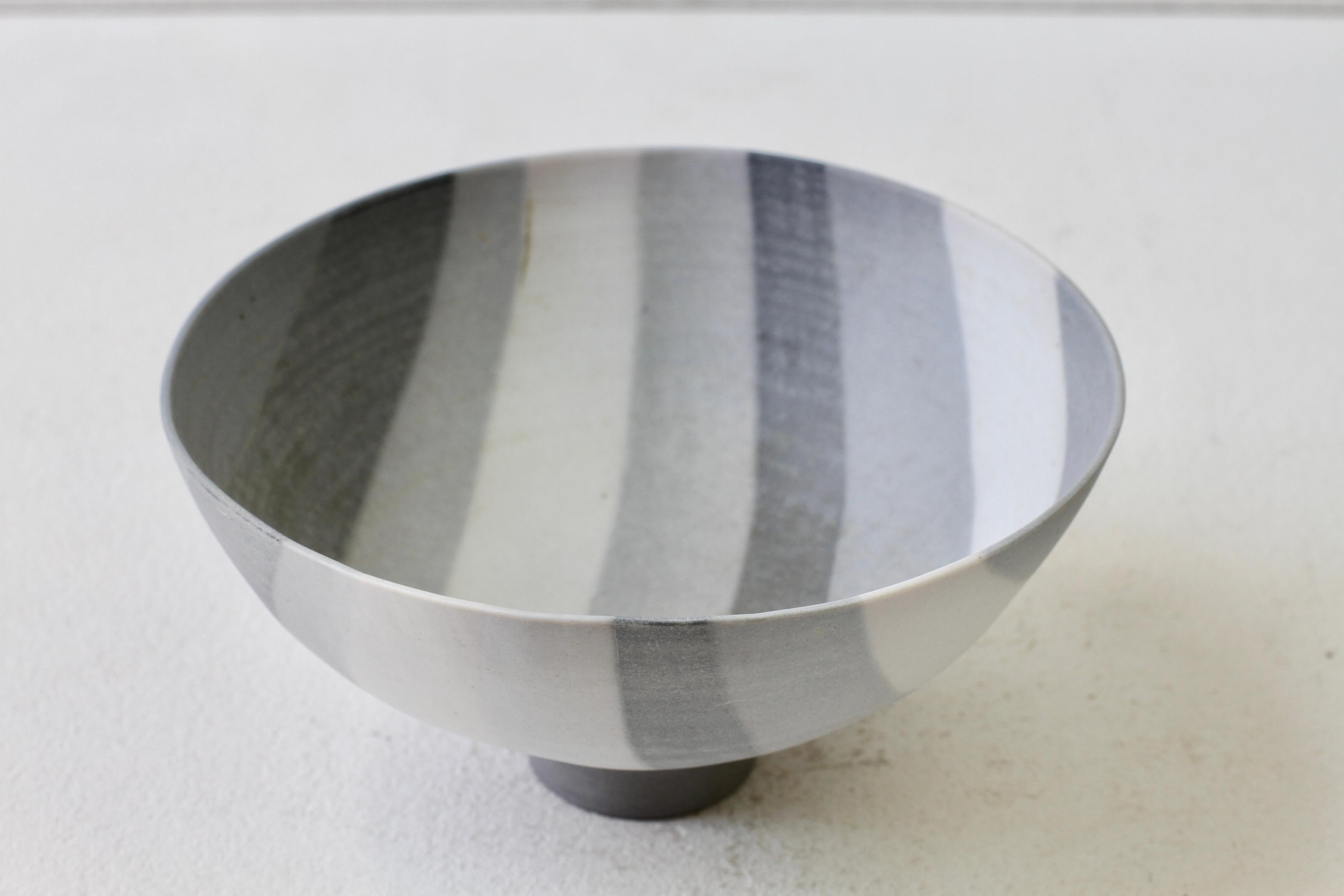 Rainer Doss Signed German Art Studio Grey Striped Porcelain Pottery Bowl 1981 For Sale 10