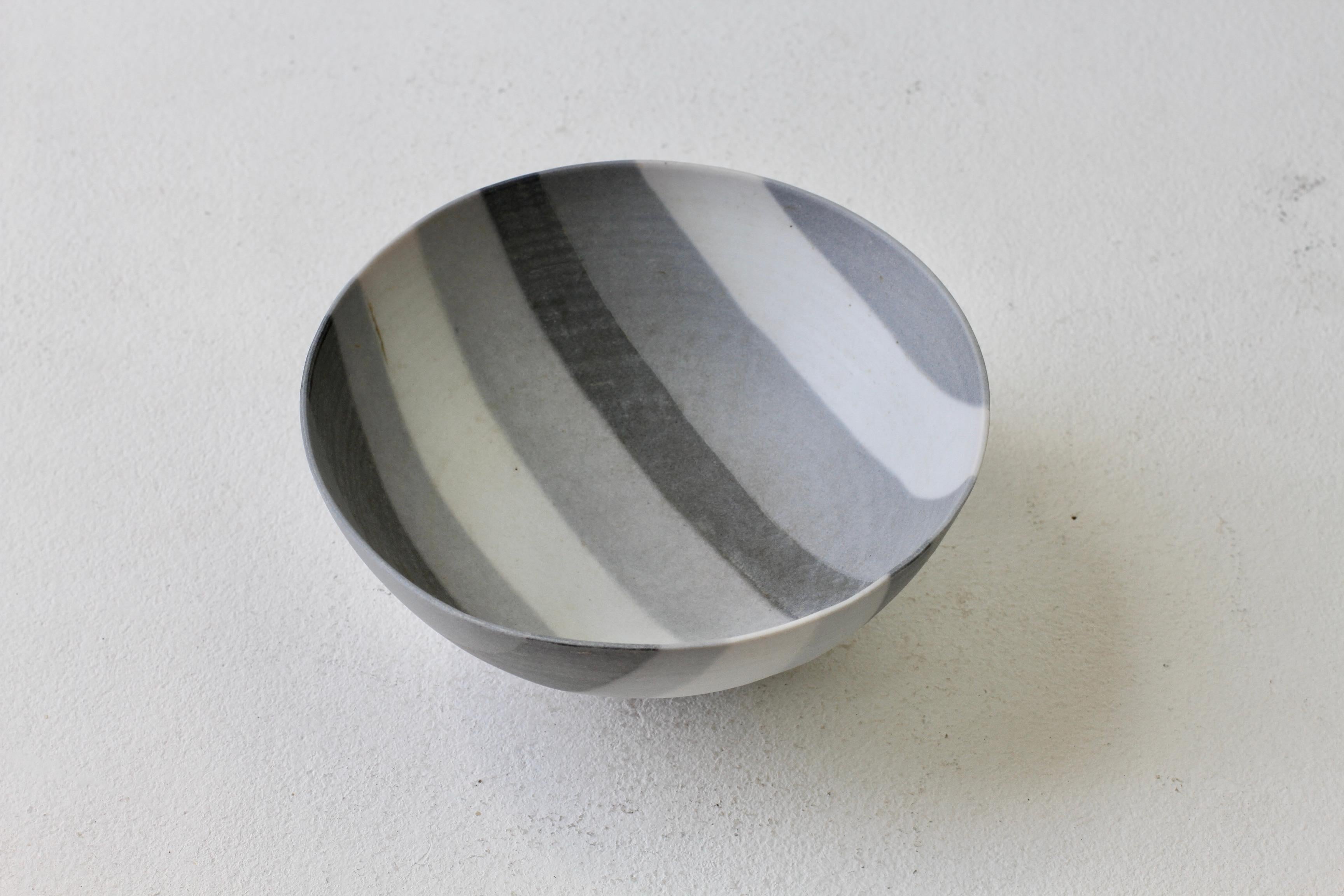 Rainer Doss Signed German Art Studio Grey Striped Porcelain Pottery Bowl 1981 For Sale 12