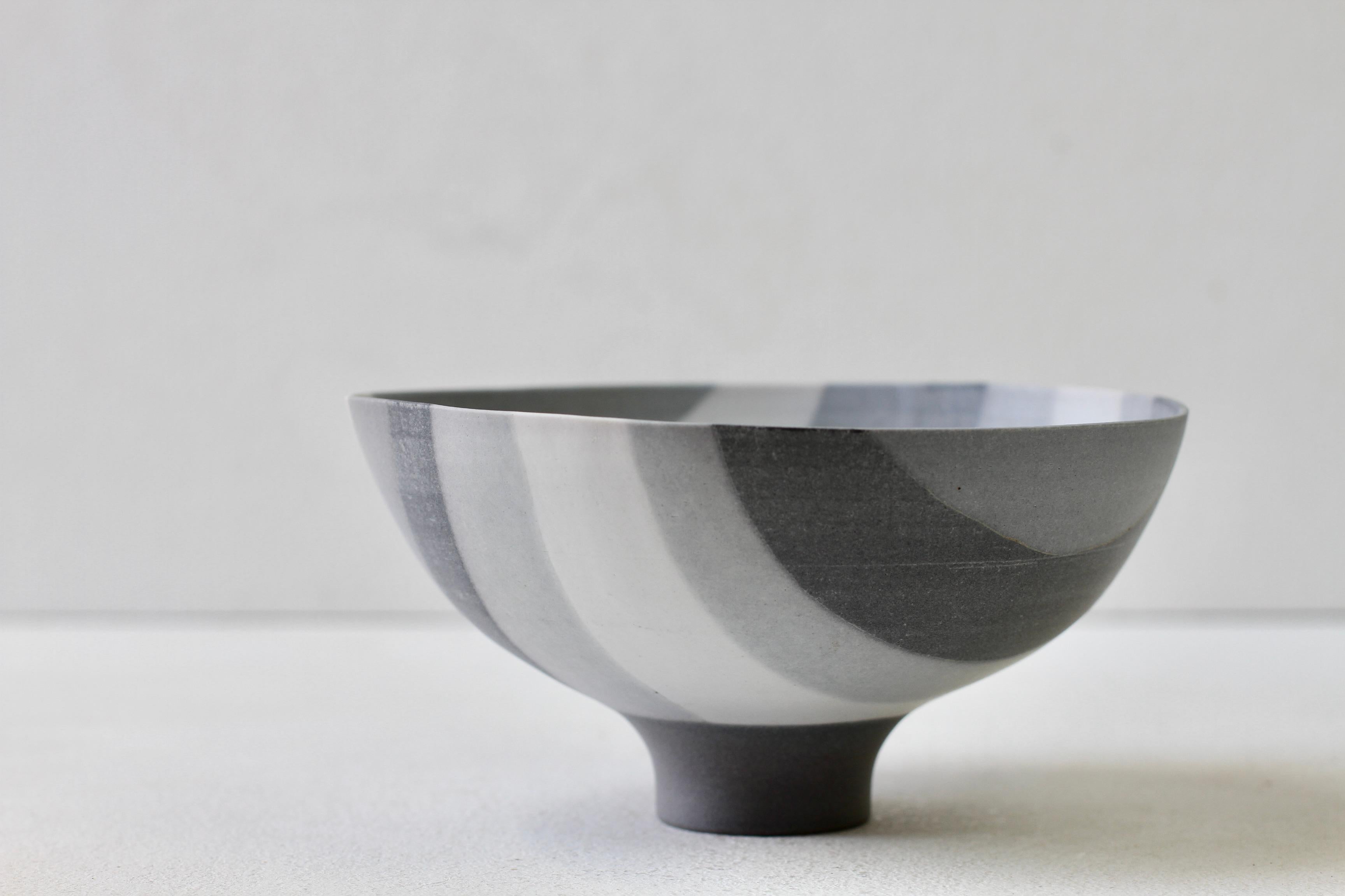 Mid-Century Modern Rainer Doss Signed German Art Studio Grey Striped Porcelain Pottery Bowl 1981 For Sale