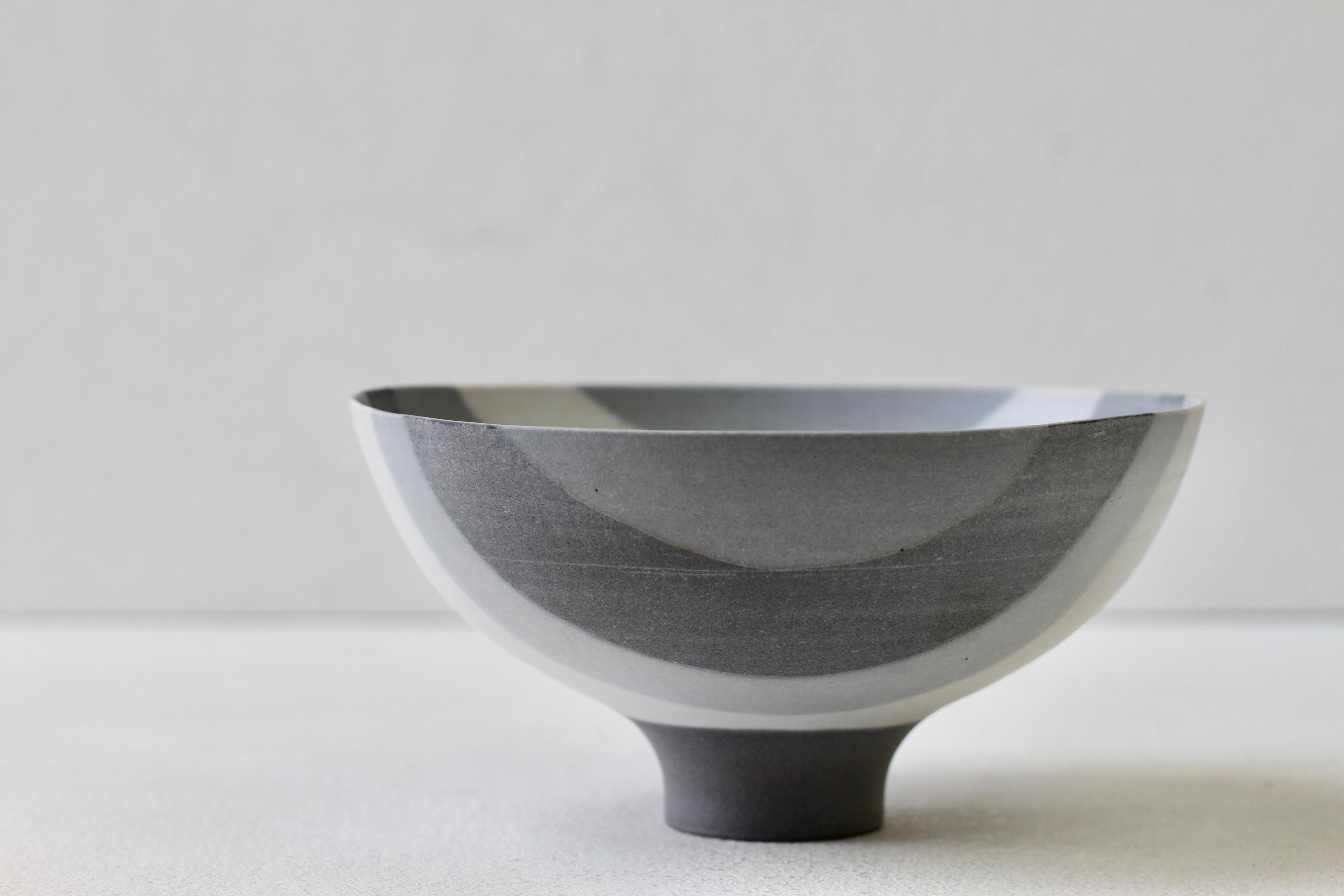 Glazed Rainer Doss Signed German Art Studio Grey Striped Porcelain Pottery Bowl 1981 For Sale