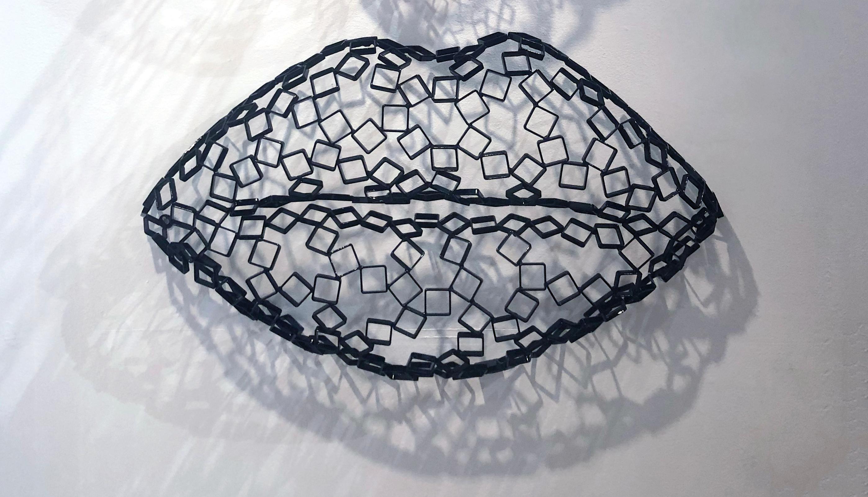 Rainer Lagemann Figurative Sculpture - Lips (black)