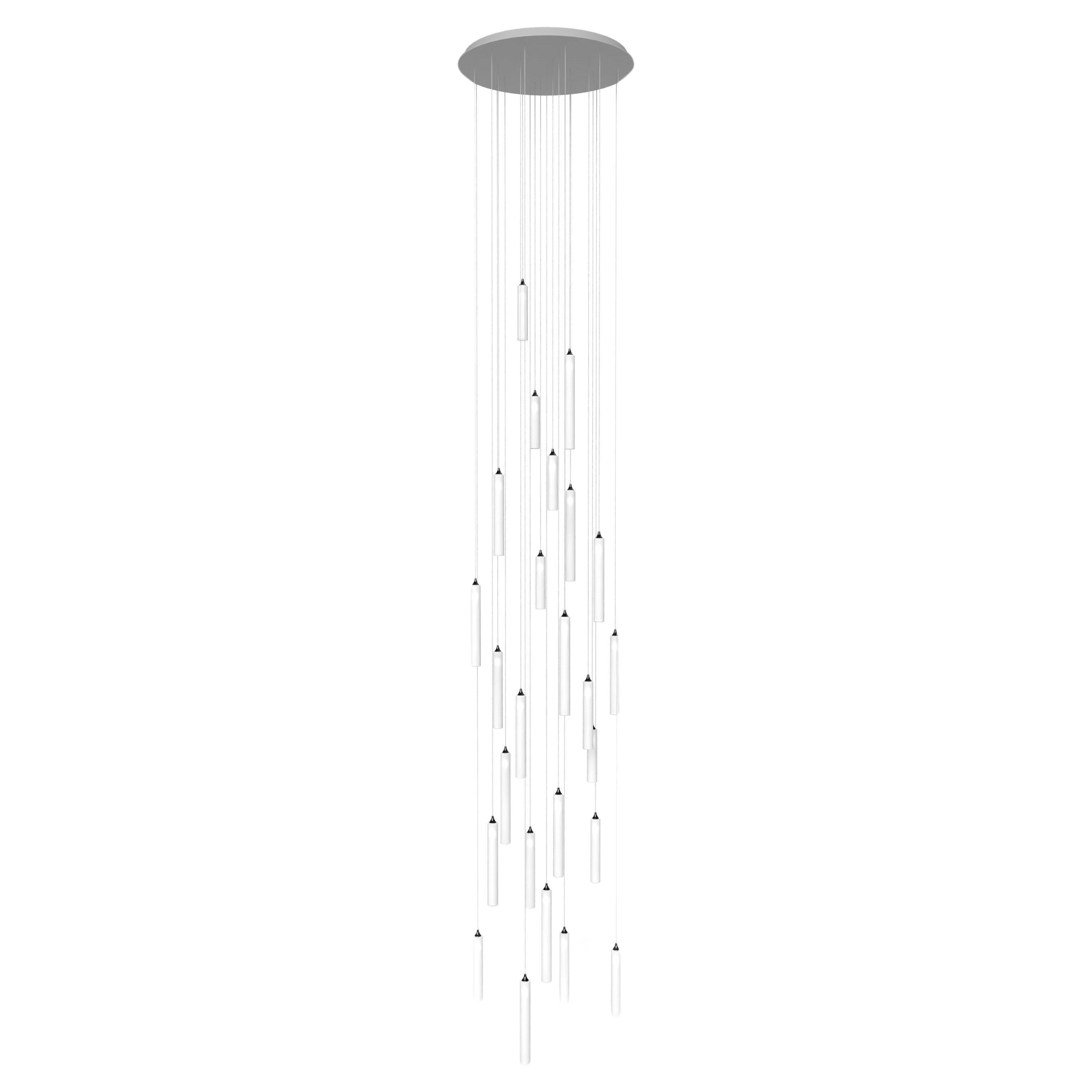 Lustre Foyer Rainfall avec 25 Pendentifs en verre blanc dépoli de forme cylindrique