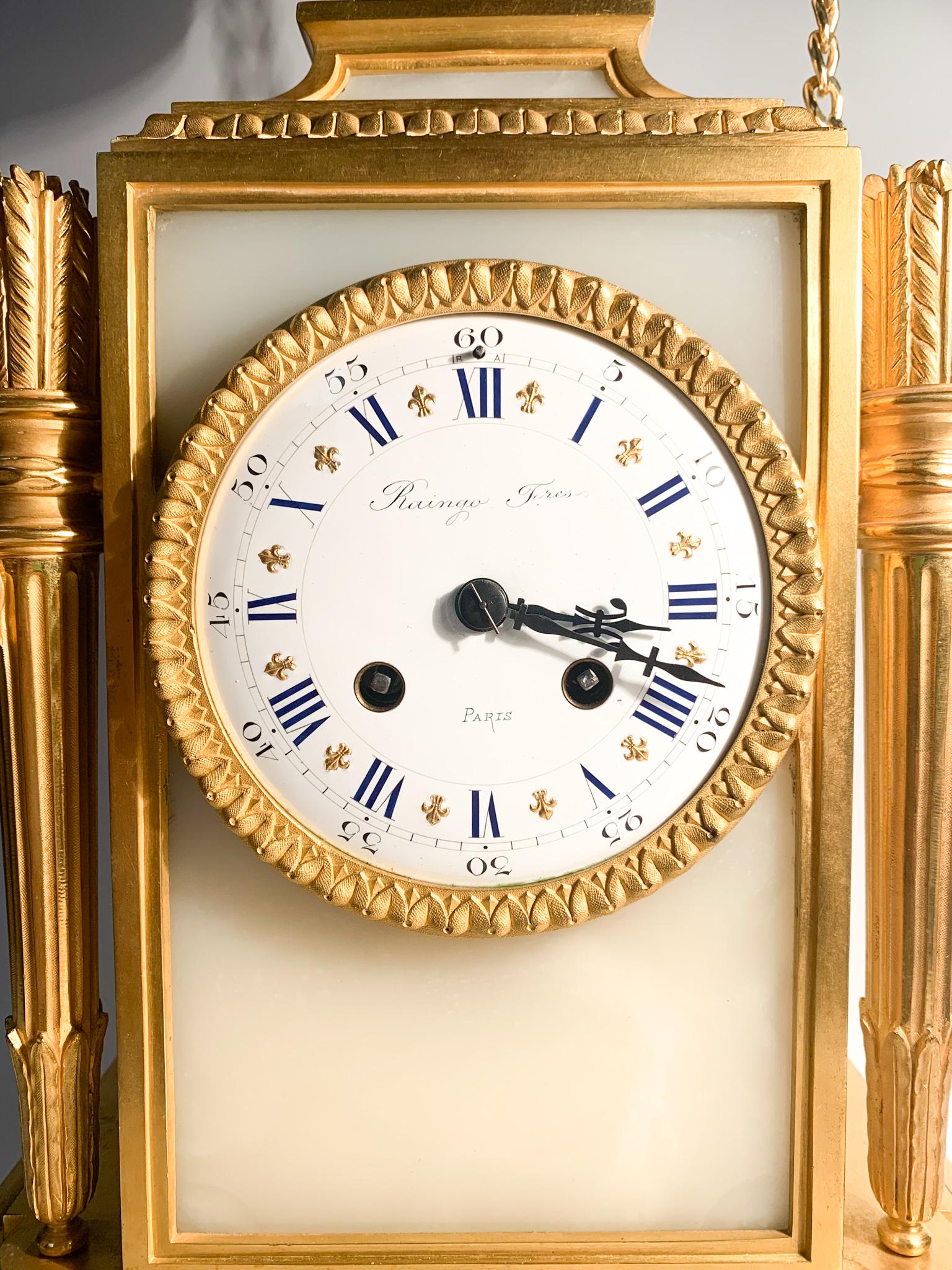 Raingo Frères Louis XVI Style Table Clock in Alabaster & Gilded Bronze, 1800 For Sale 1