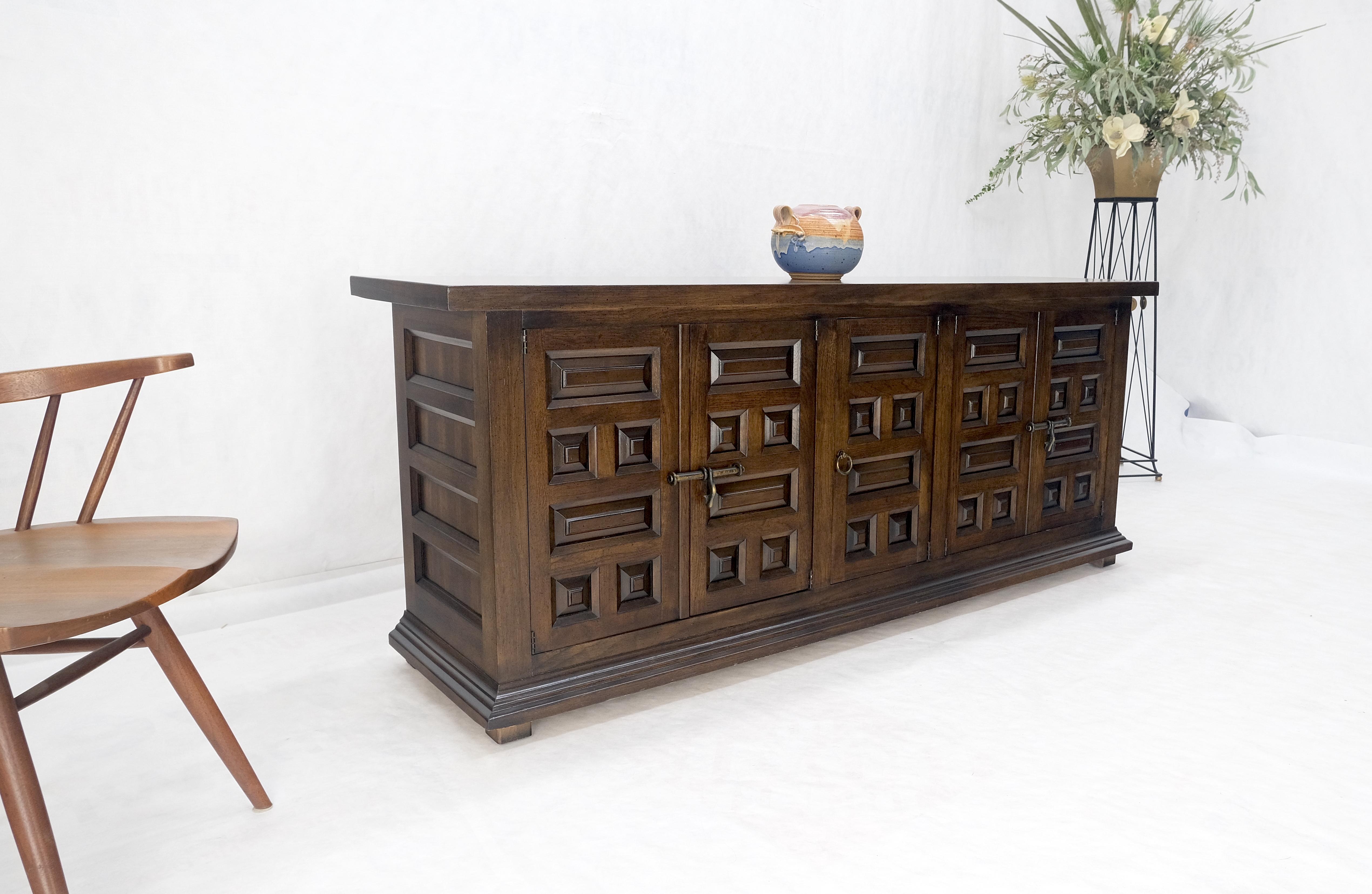 Raised Panel 5 Türen 4 Schubladen Mid Century Modern Dark Chestnut Dresser Credenza im Angebot 3