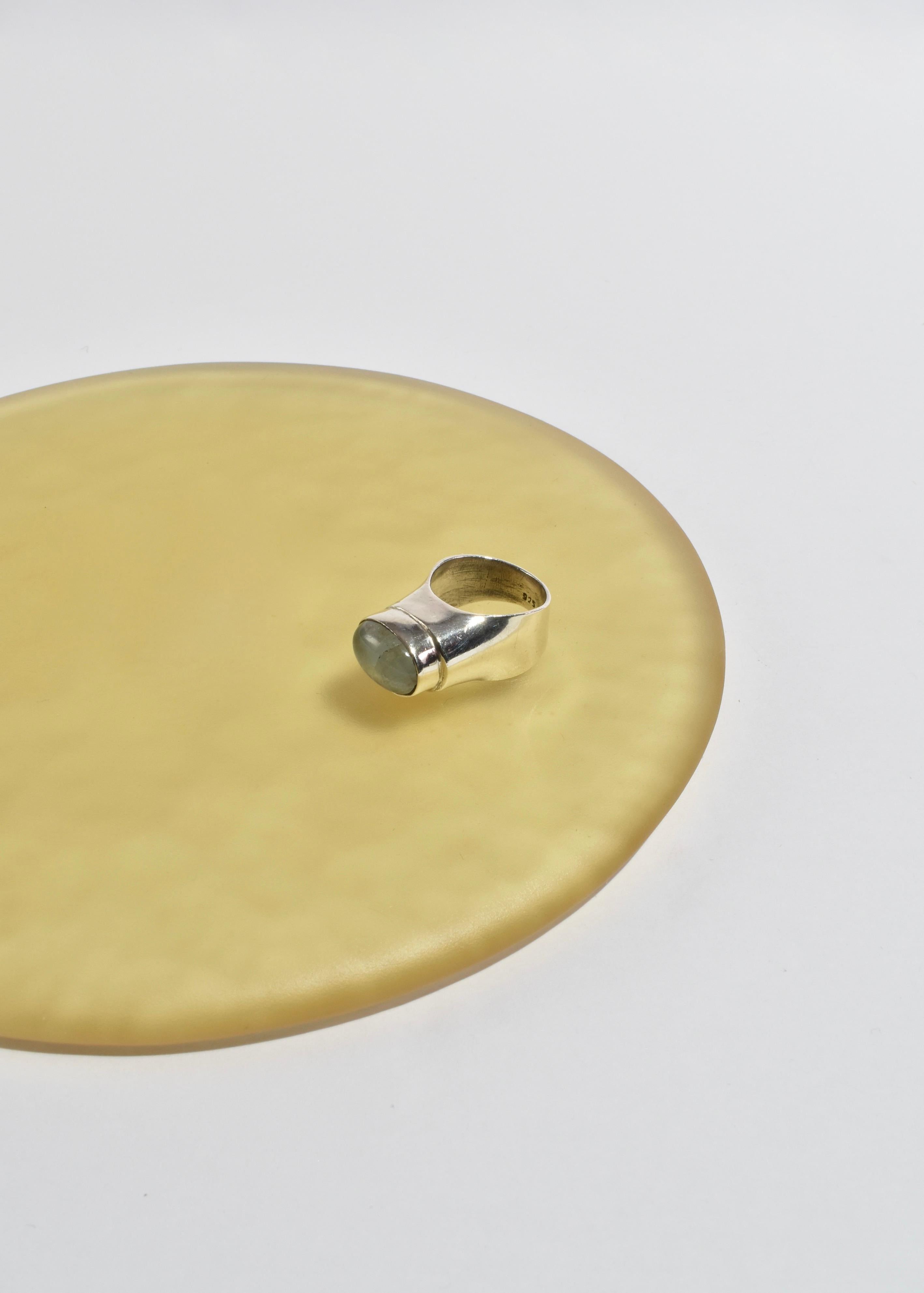Femenino o masculino Anillo de cuarzo en relieve en venta