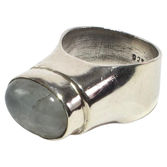 Anillo de cuarzo en relieve en venta