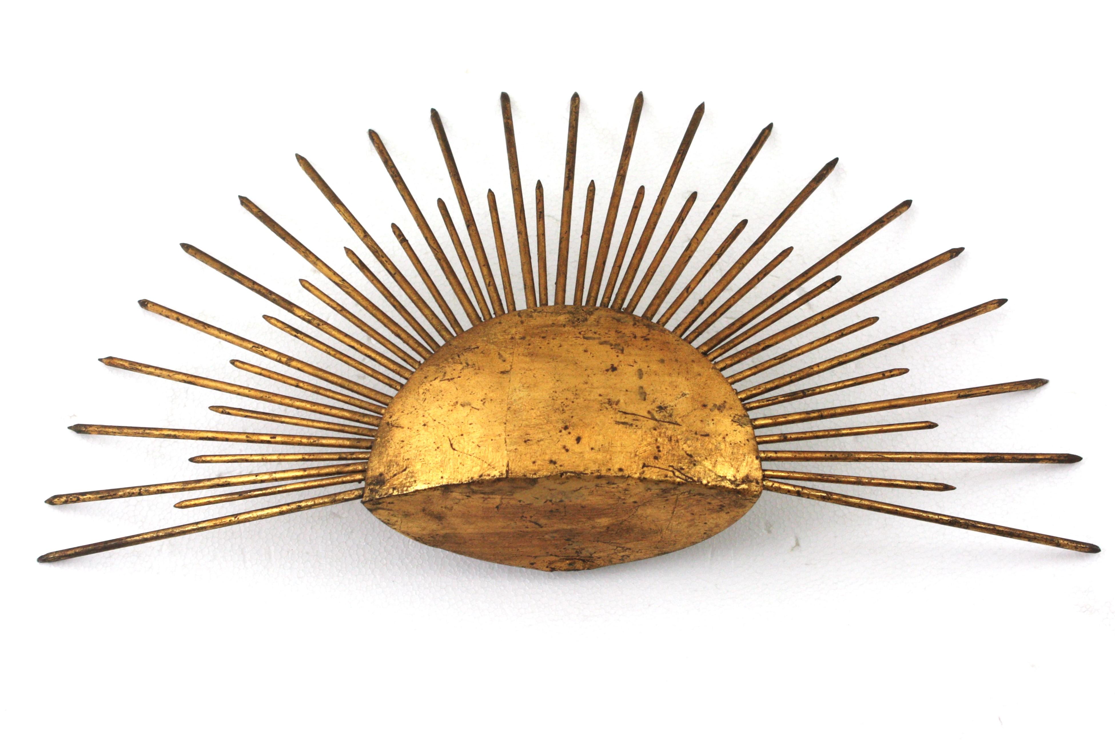 Raising Sun Sunburst Wall Light in Gilt Wrought Iron, France 1940s For Sale 7