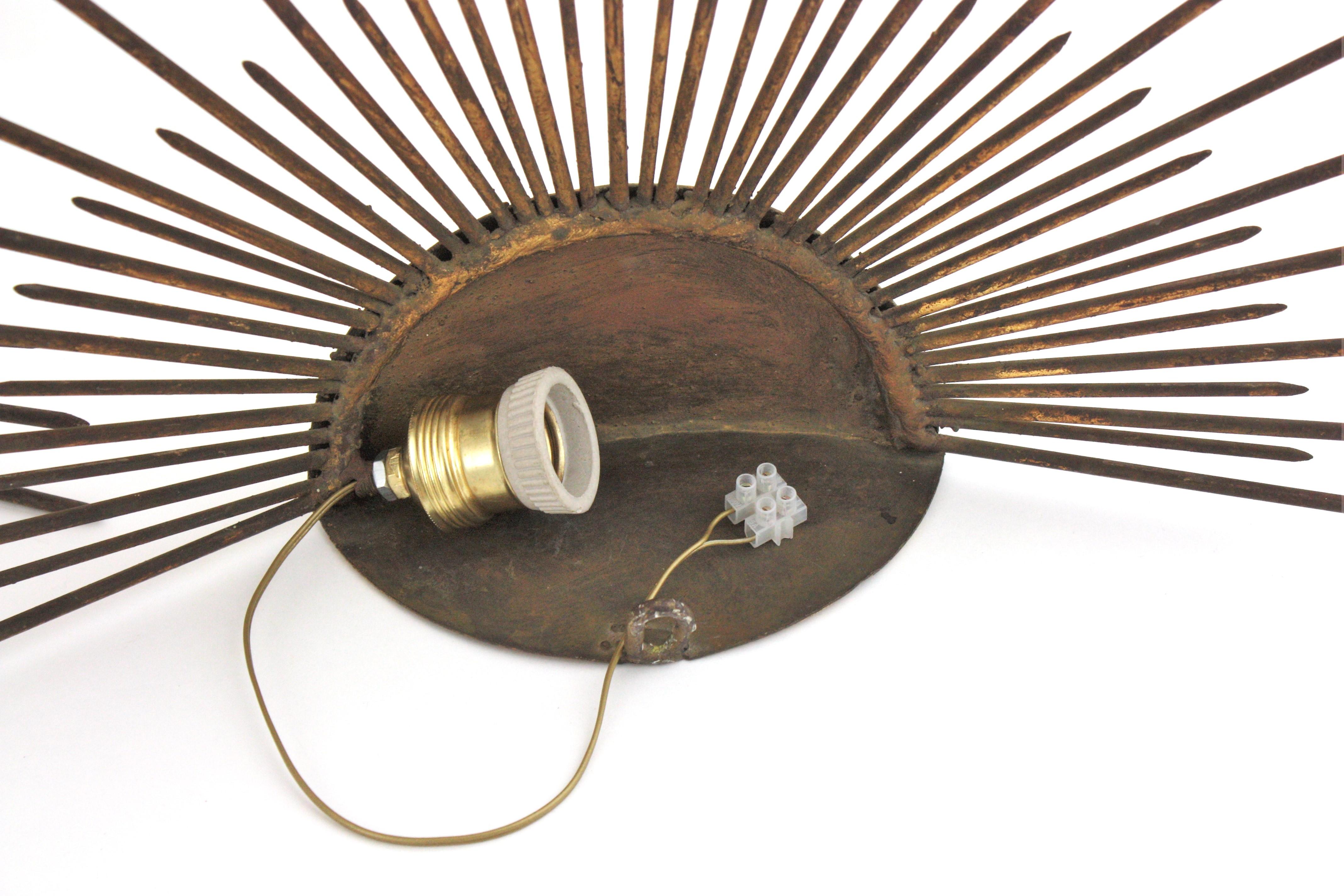 Raising Sun Sunburst Wall Light in Gilt Wrought Iron, France 1940s For Sale 8