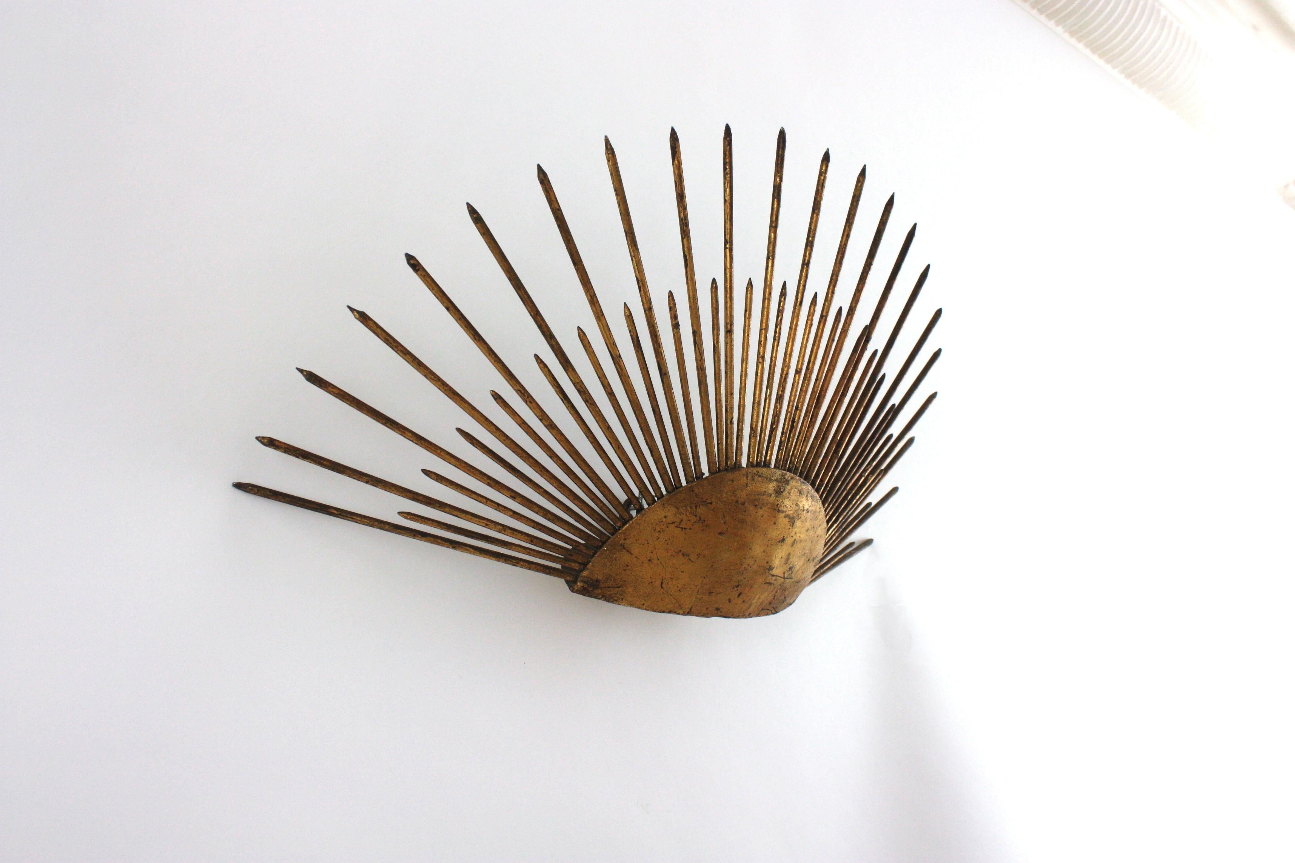 Raising Sun Sunburst Wall Light in Gilt Wrought Iron, France 1940s For Sale 2