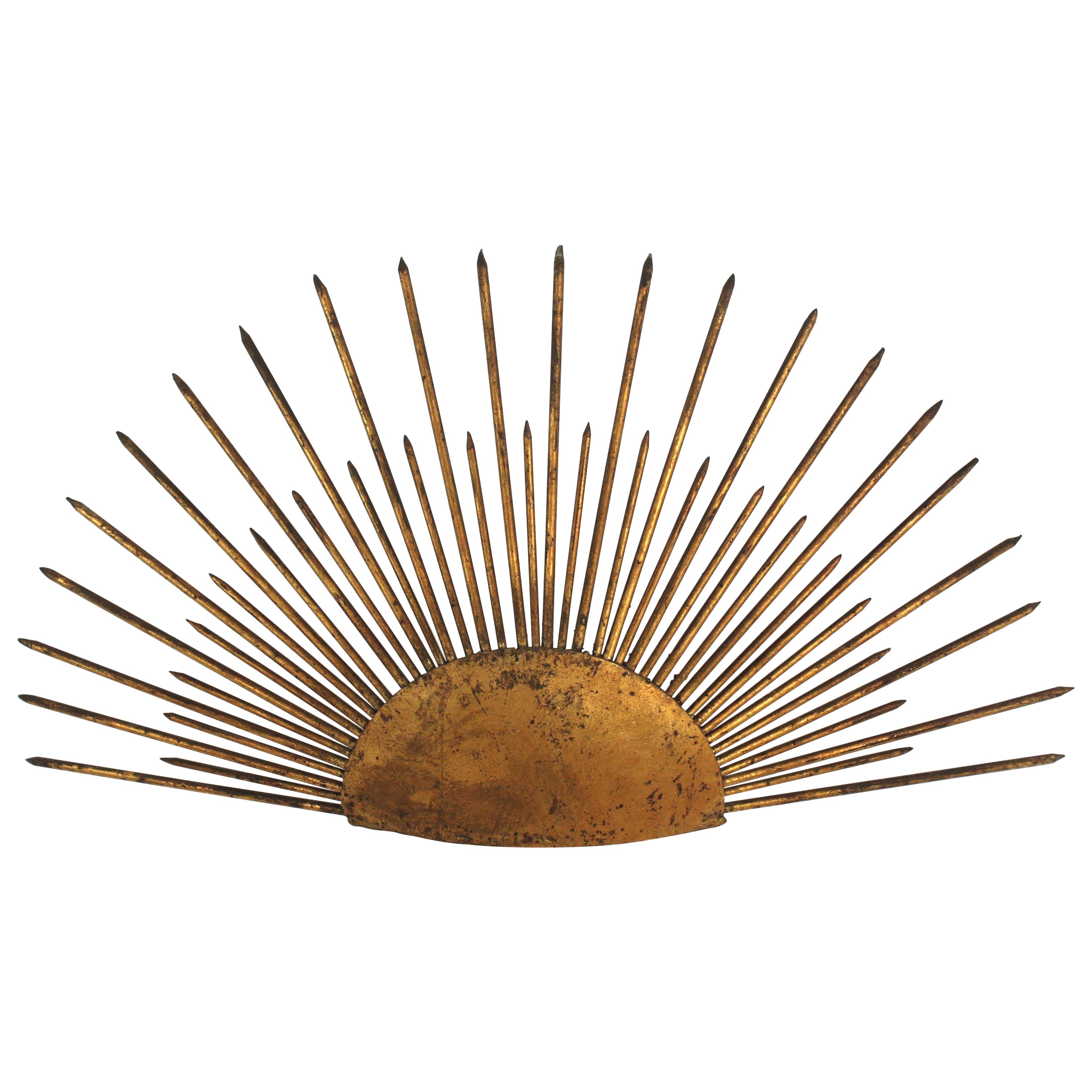 Lampada da parete a raggiera Raising Sunburst in ferro battuto dorato, Francia, anni '40 in vendita