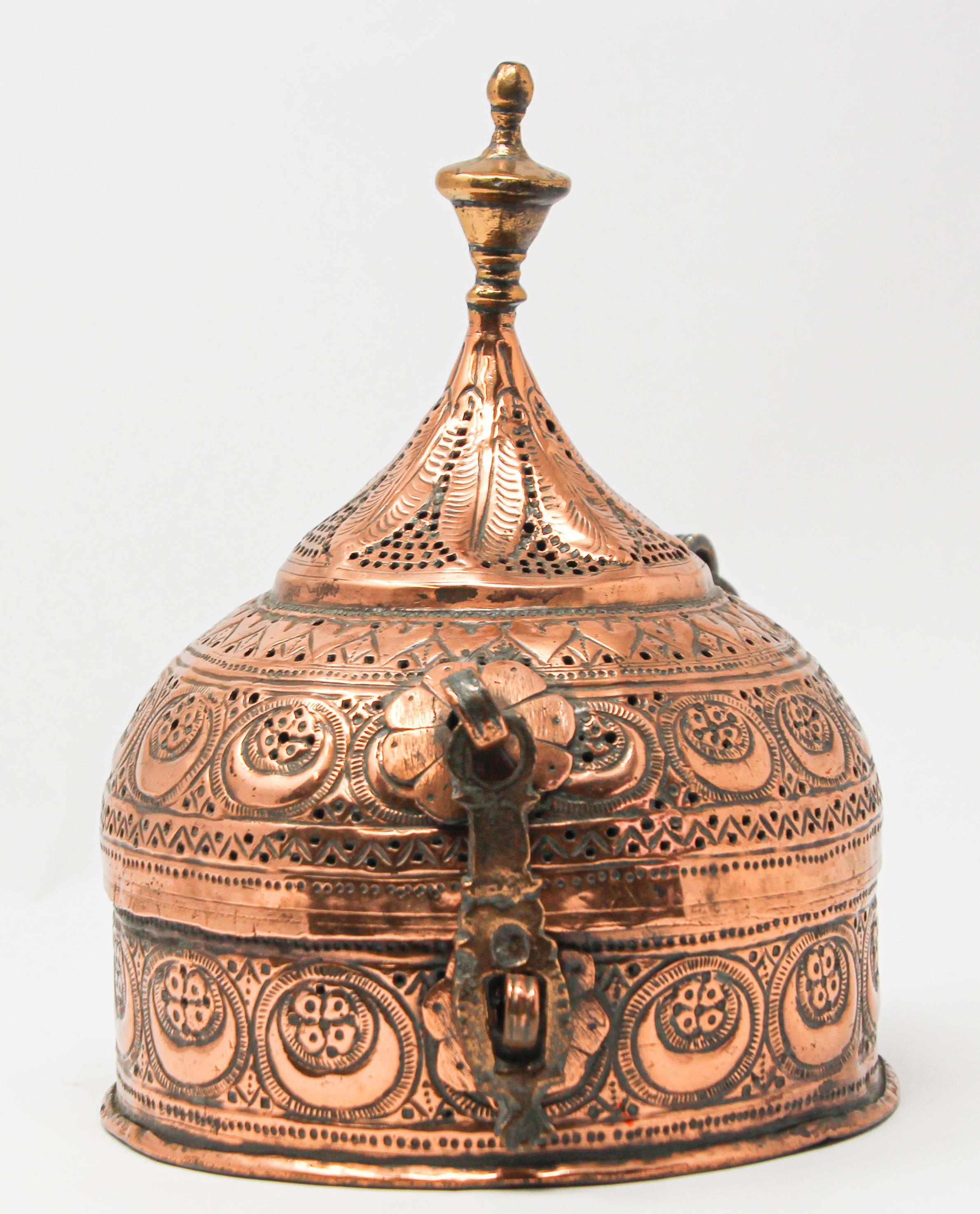 Agra Rajasthani Mughal Decorative Copper Lidded Betel Spice Pandan Caddy Box For Sale