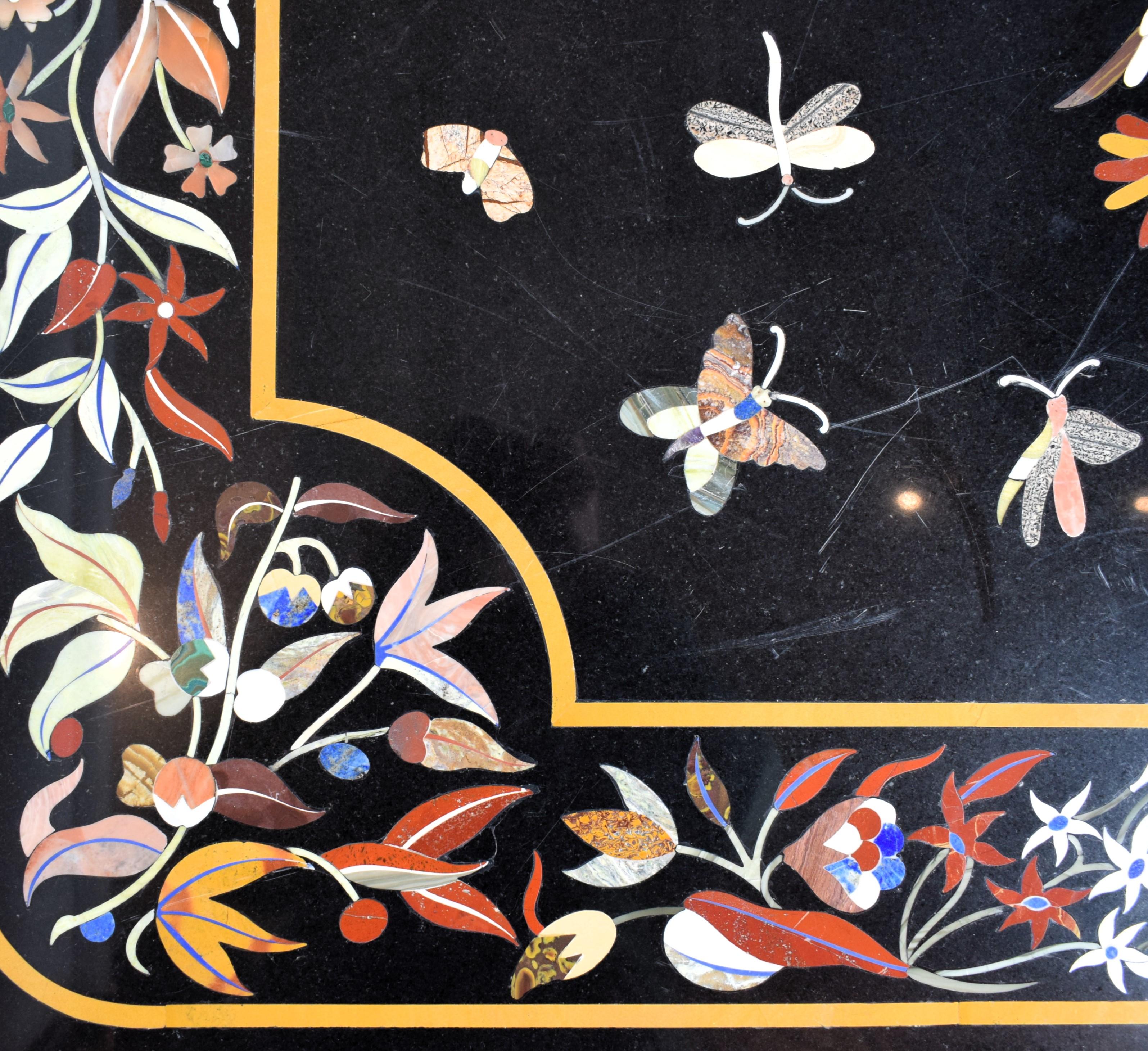 Rajasthani Pietra Dura Granite Table Top With Semi-precious Stones Inlay In Good Condition For Sale In Islamabad, PK