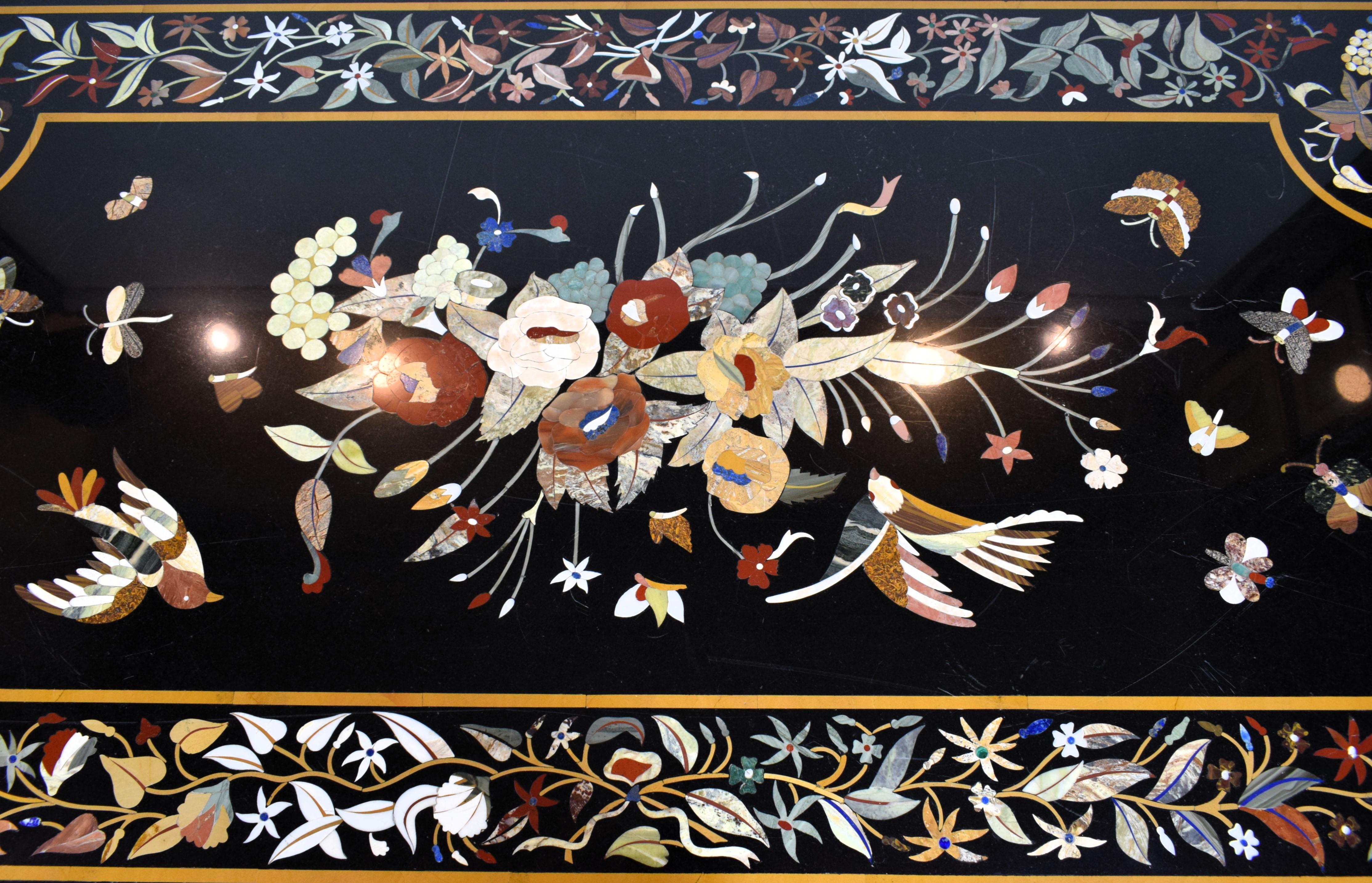 20th Century Rajasthani Pietra Dura Granite Table Top With Semi-precious Stones Inlay For Sale