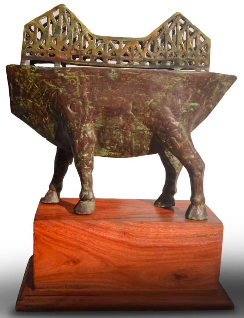 who invented the bronze bull