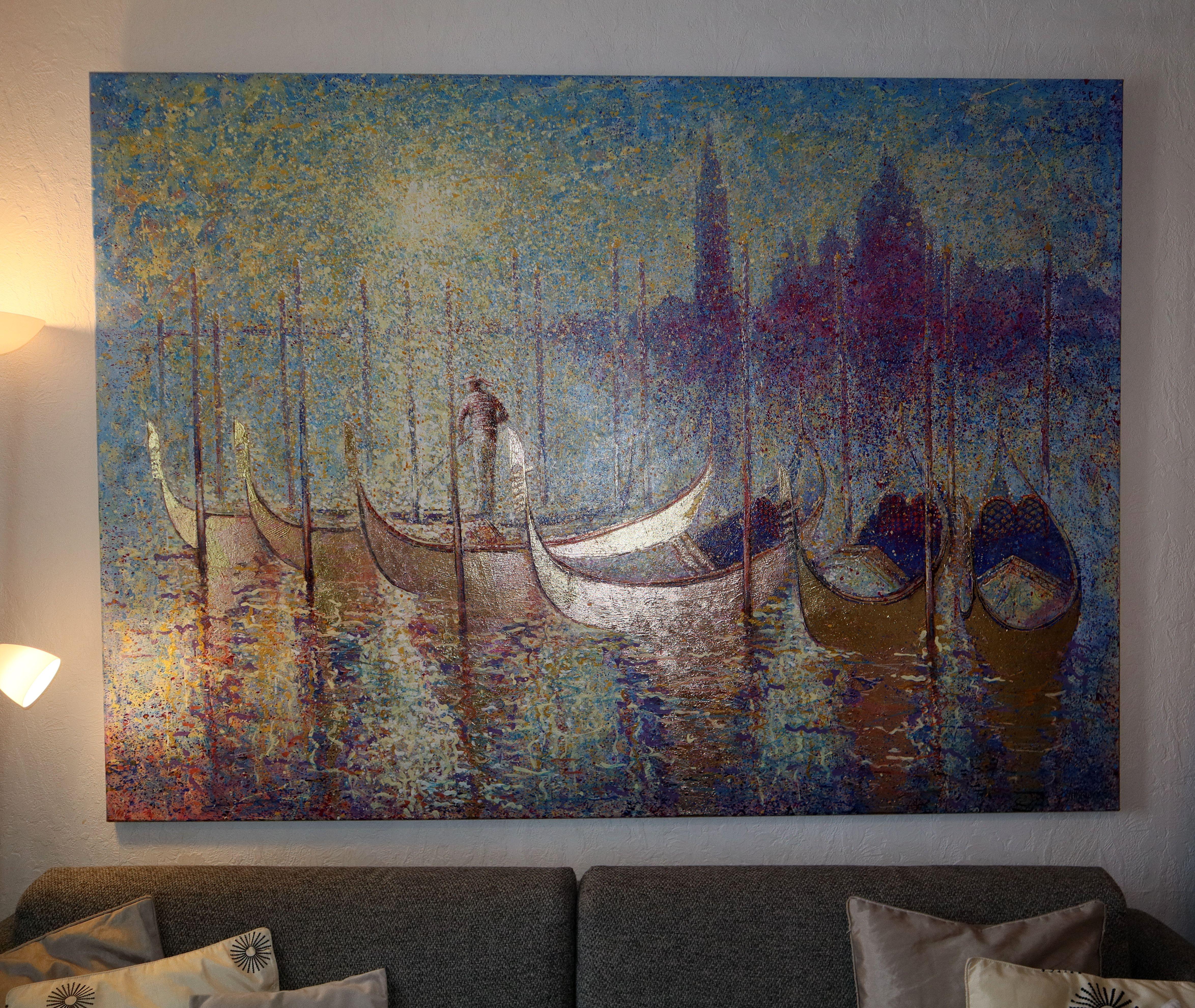 Goldene Gondeln von Venedig an einem romantischen Sommer sonnigen Morgen im Angebot 8