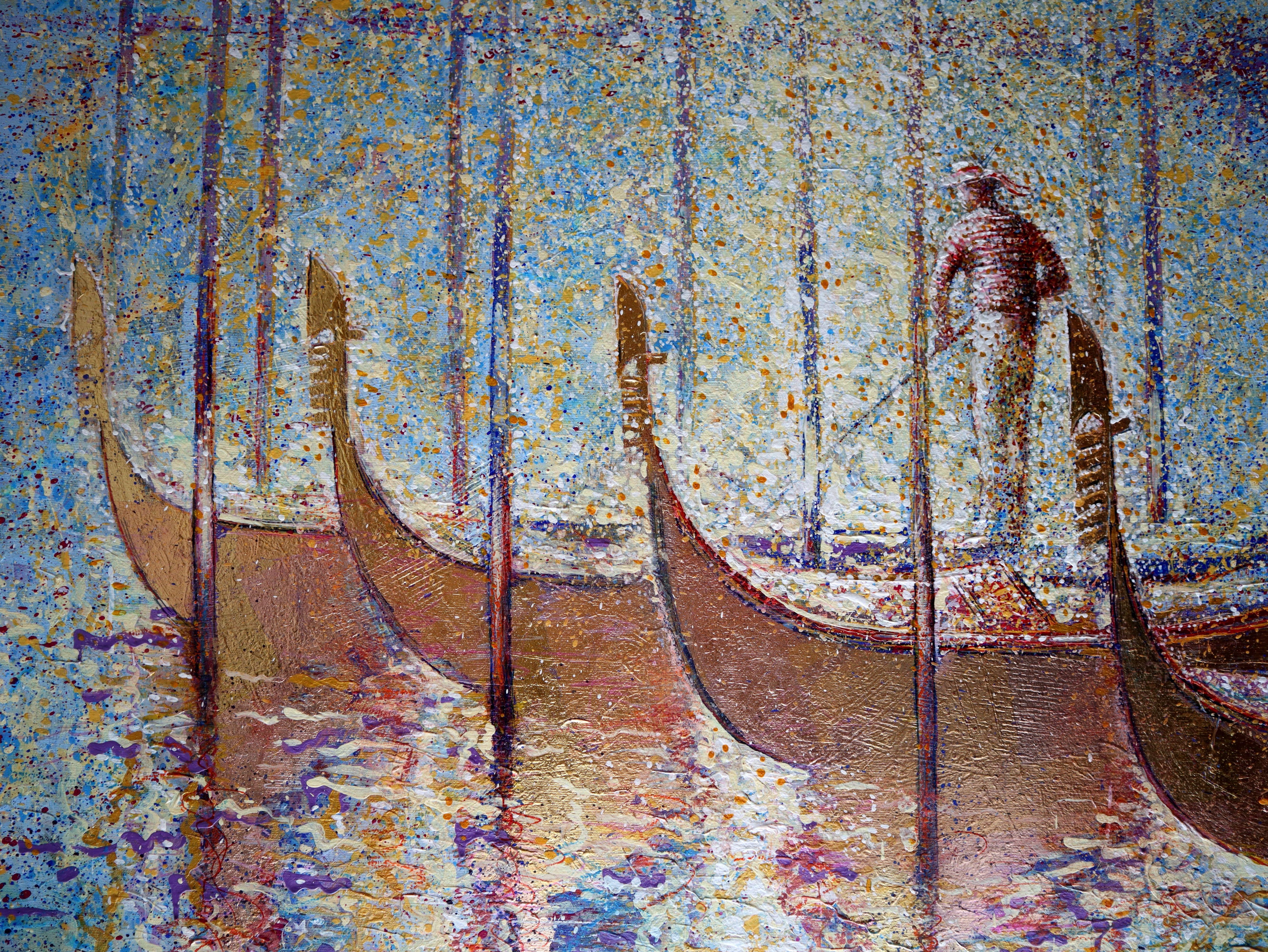 Goldene Gondeln von Venedig an einem romantischen Sommer sonnigen Morgen im Angebot 1
