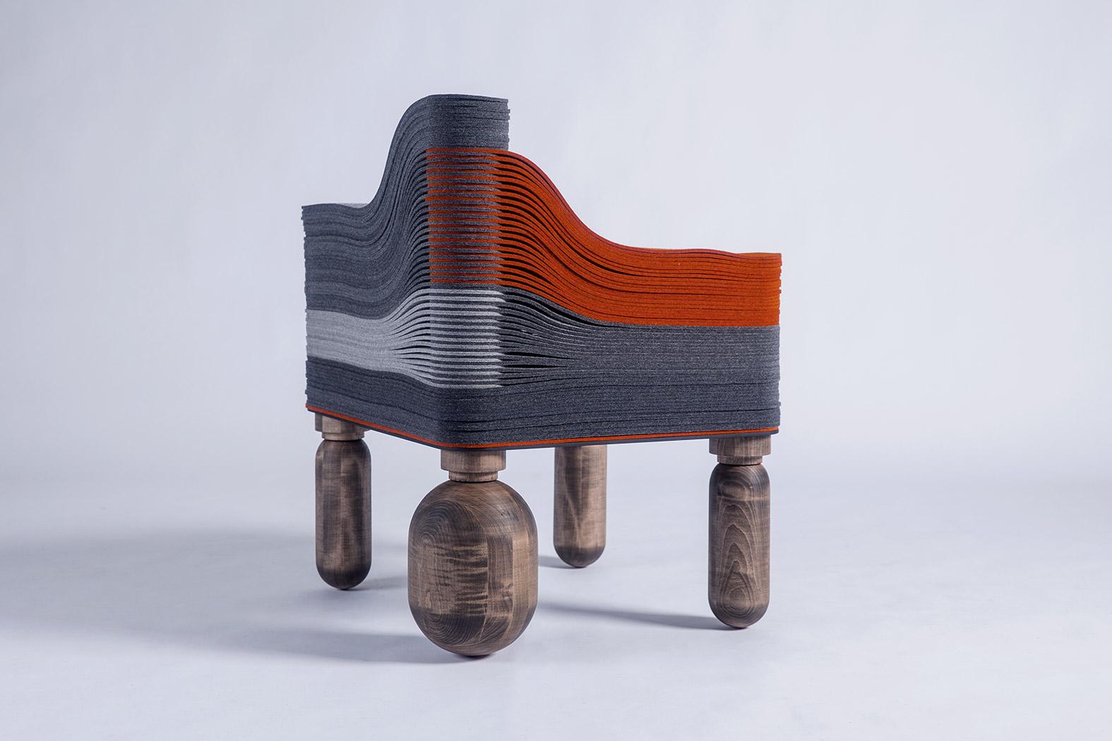 Feutre Chaise d'angle Raki C en feutre et bois de Champalimaud à Stackabl, Canada, 2021 en vente