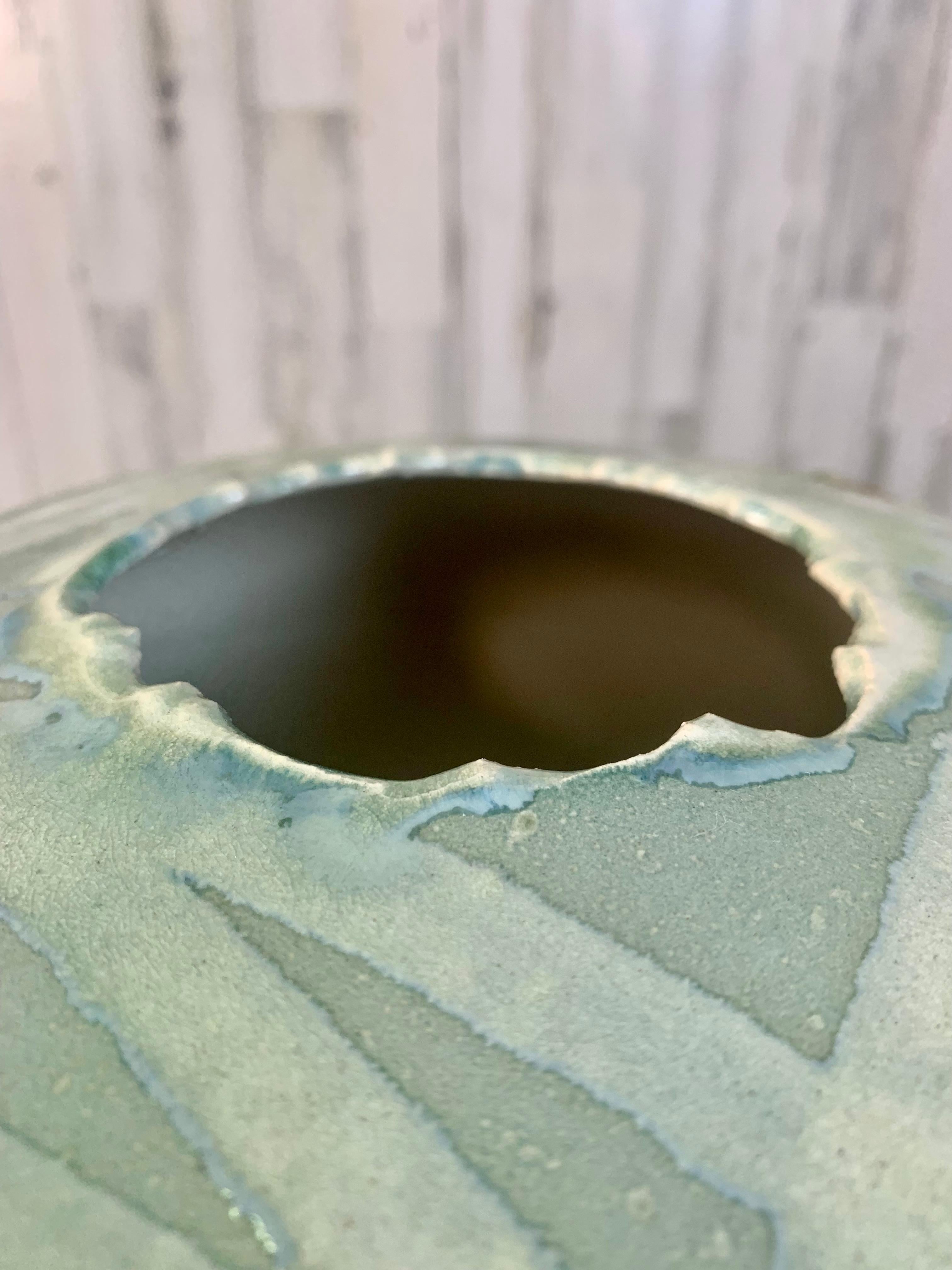 20ième siècle Récipient cuit au raku de Tony Evans Designs en vente