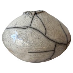 Vaso di luna in miniatura Wabi Sabi cotto al raku